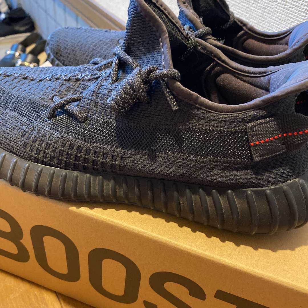 adidas YEEZY Boost 350 V2 "Black"