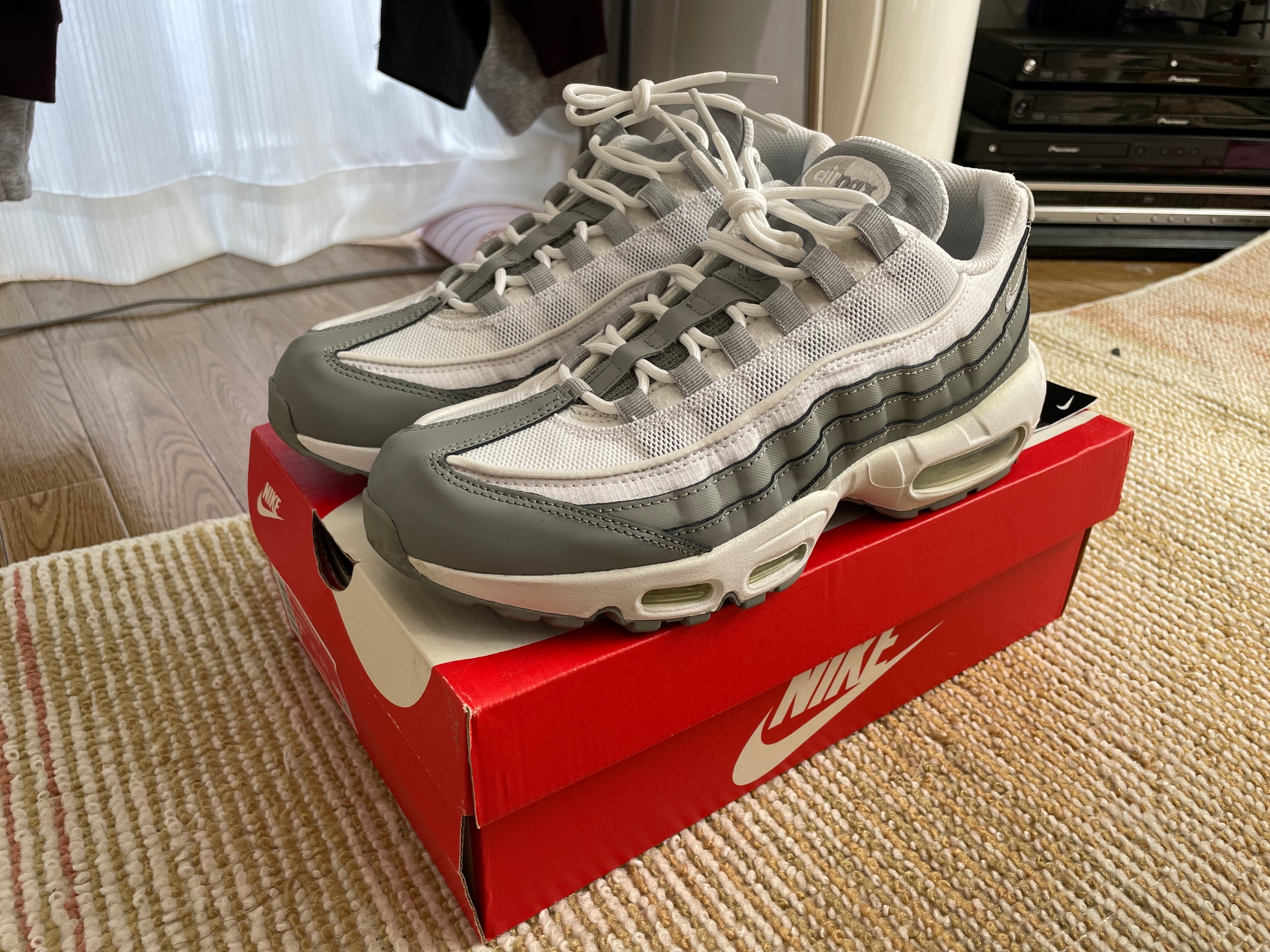 Nike Air Max 95 Essential "Particle Grey/White-LT Smoke Grey"