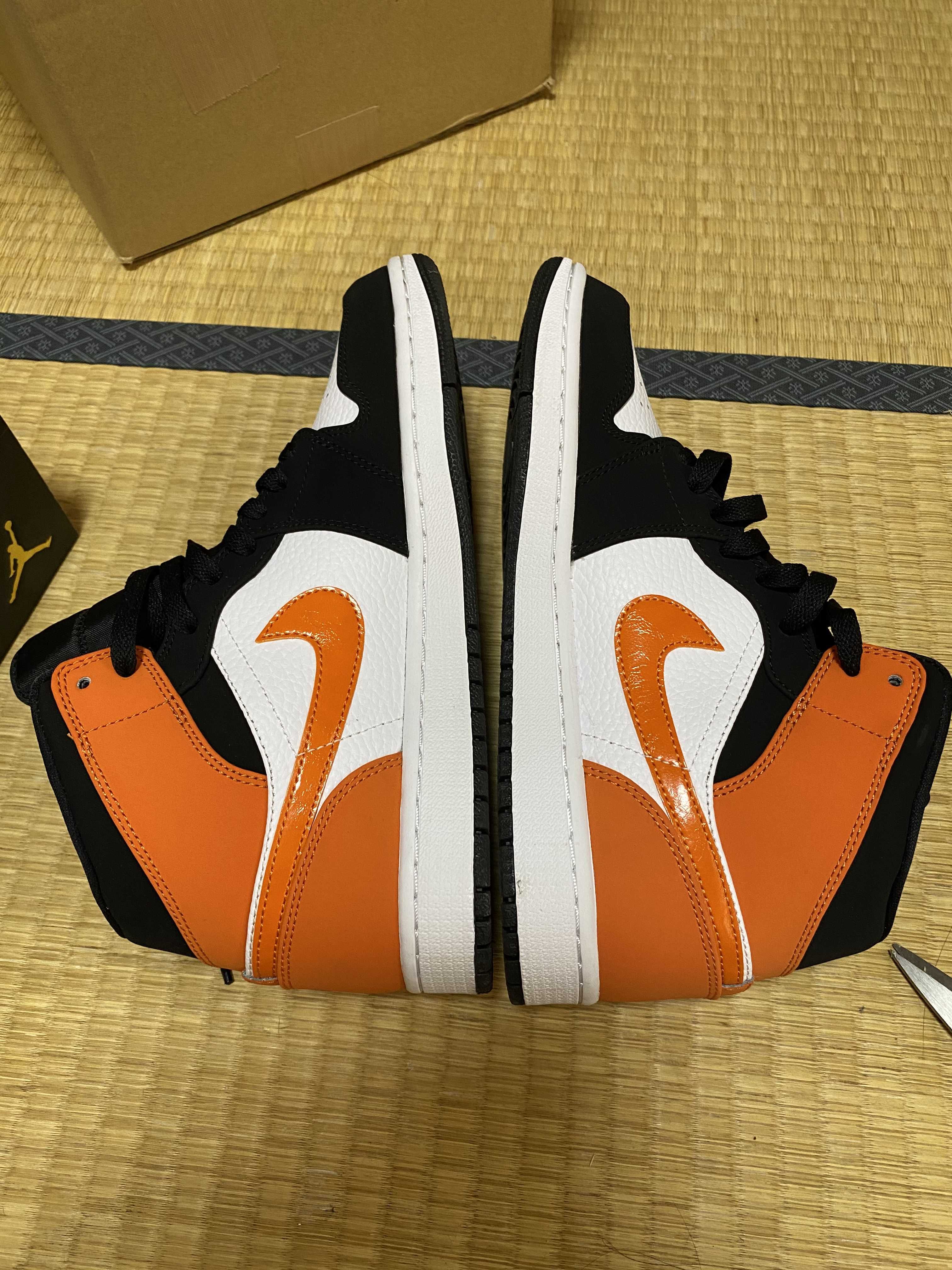 NIKE AIR JORDAN 1 MID "SHATTERED BACKBOARD"