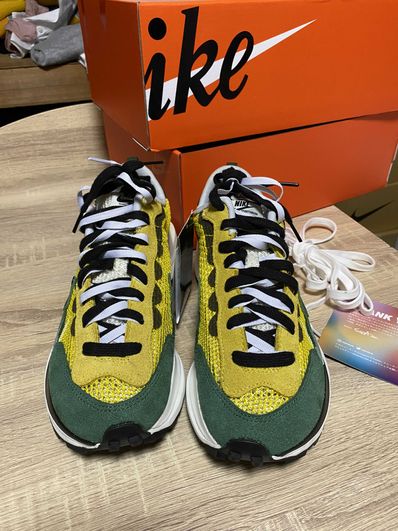 sacai × Nike Vapor Waffle "Tour Yellow/Stadium Green-Sail"