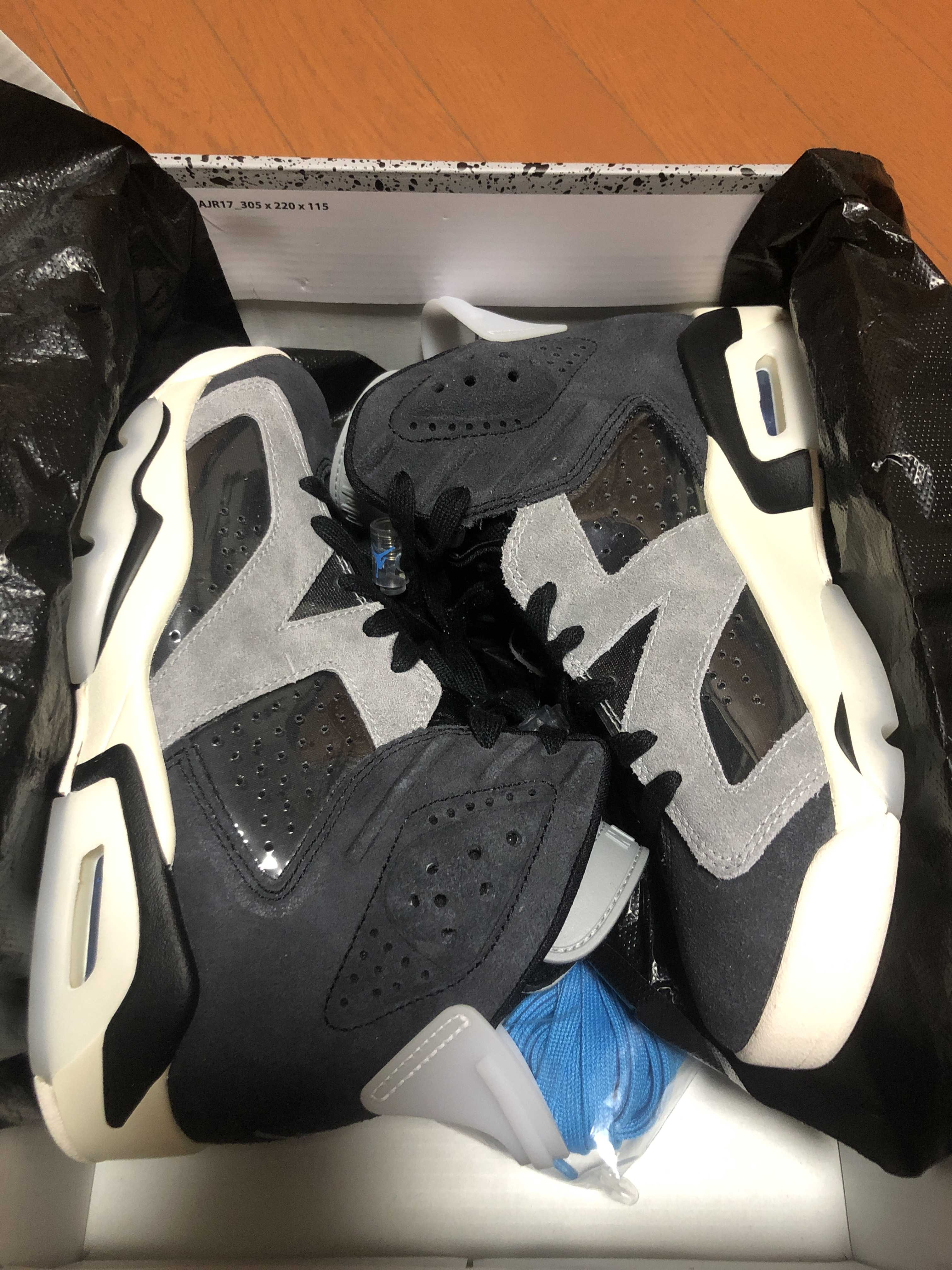 NIike Women's Air Jordan 6 "Smoke Grey"