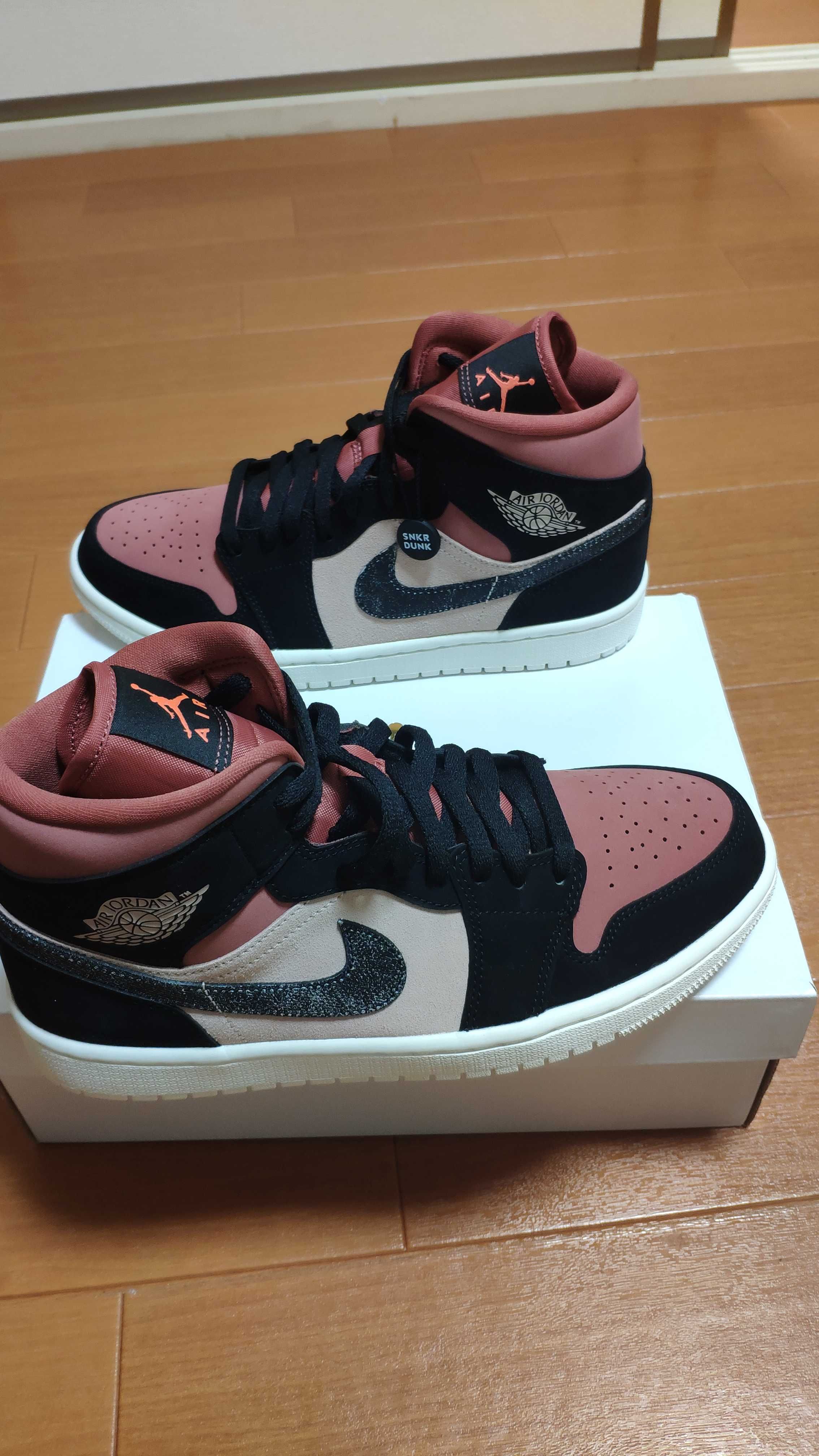Nike Women's Air Jordan 1 Mid "Particle Beige/Black-Canyon Rust-Sail"