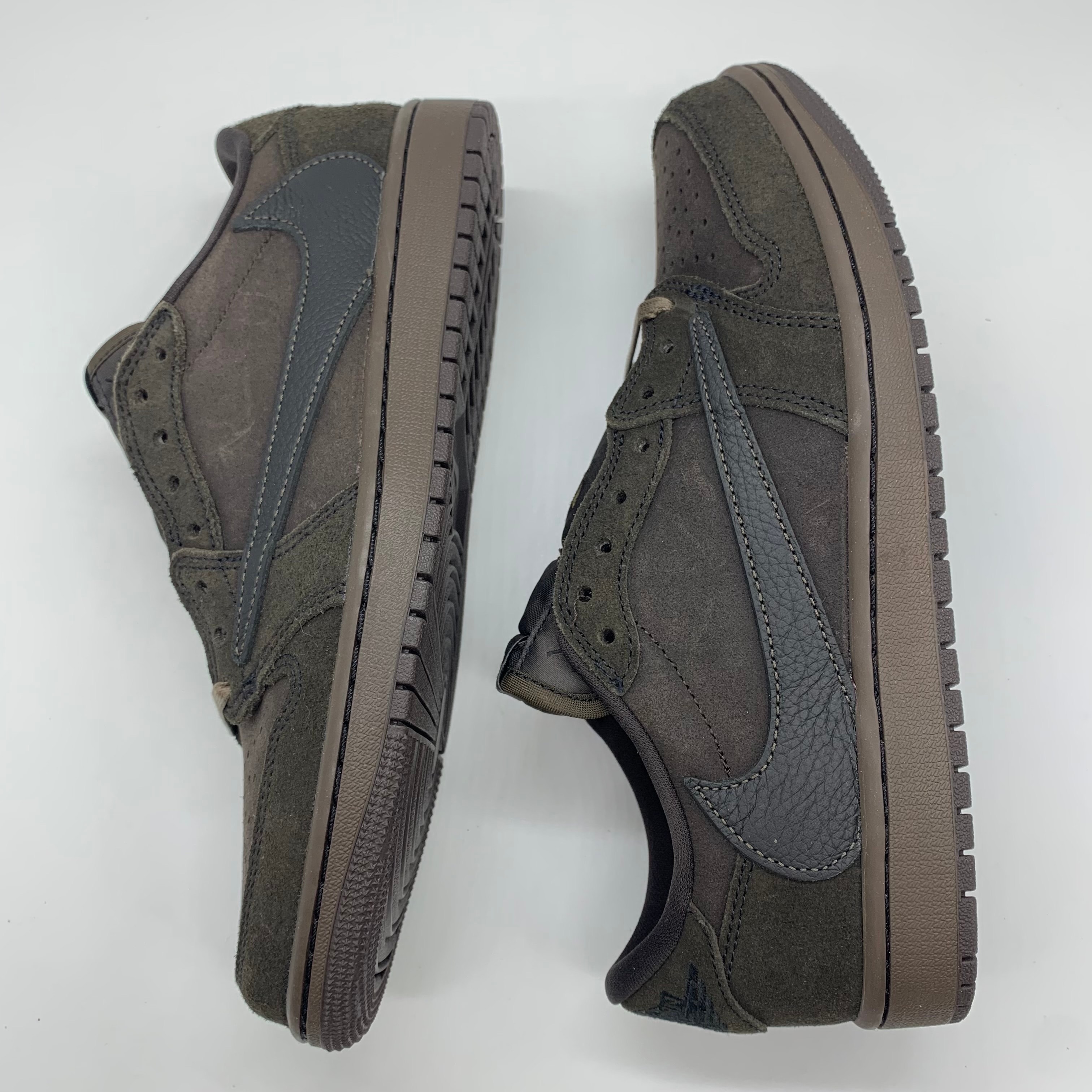 Travis Scott × Nike Air Jordan 1 Low OG SP "Velvet Brown and Dark Mocha"