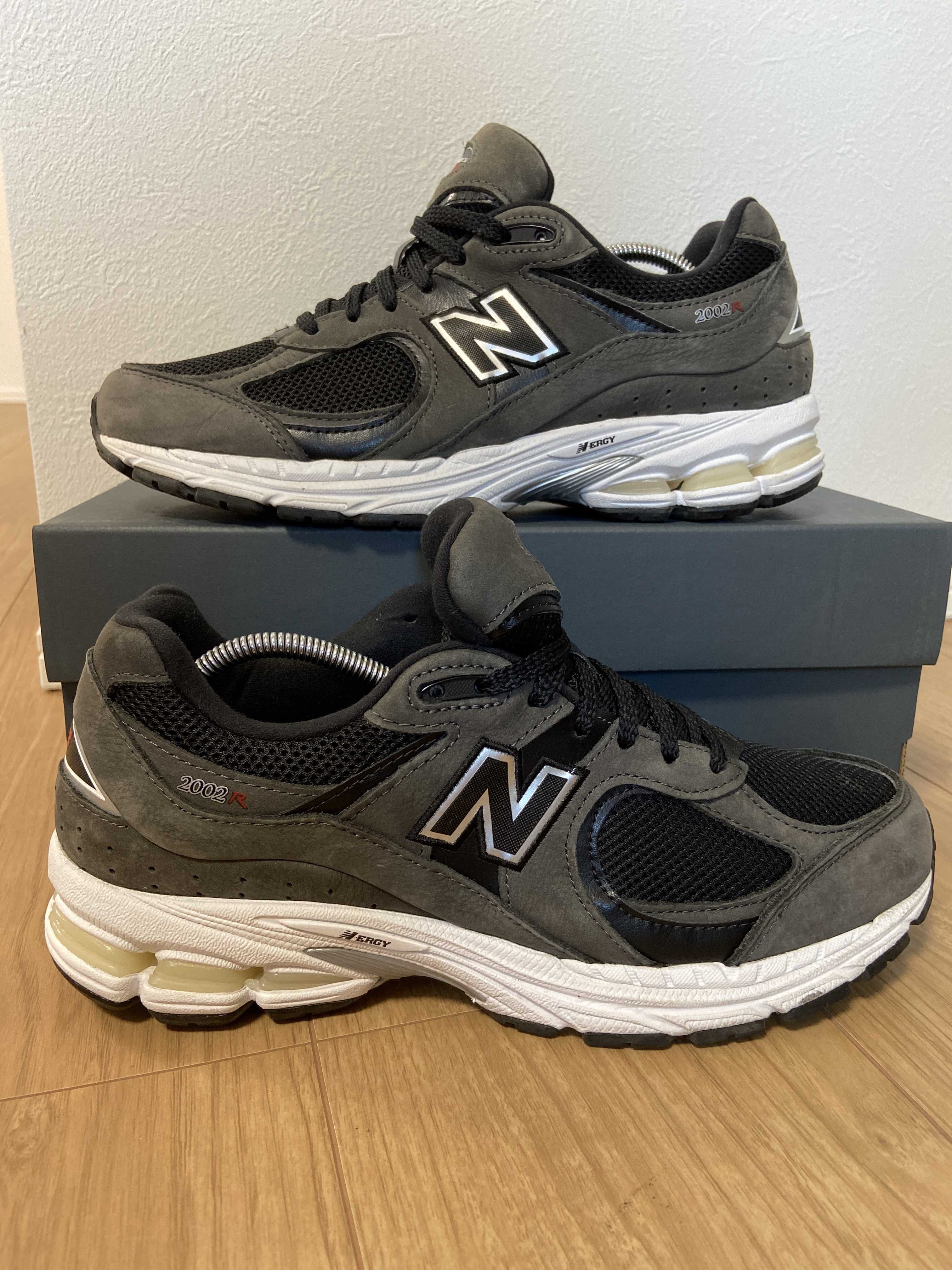 New Balance 2002R "Black/Gray"