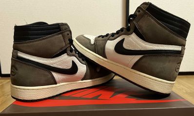 Travis Scott × Nike Air Jordan 1 Retro High OG TS SP "Sail/Dark Mocha"