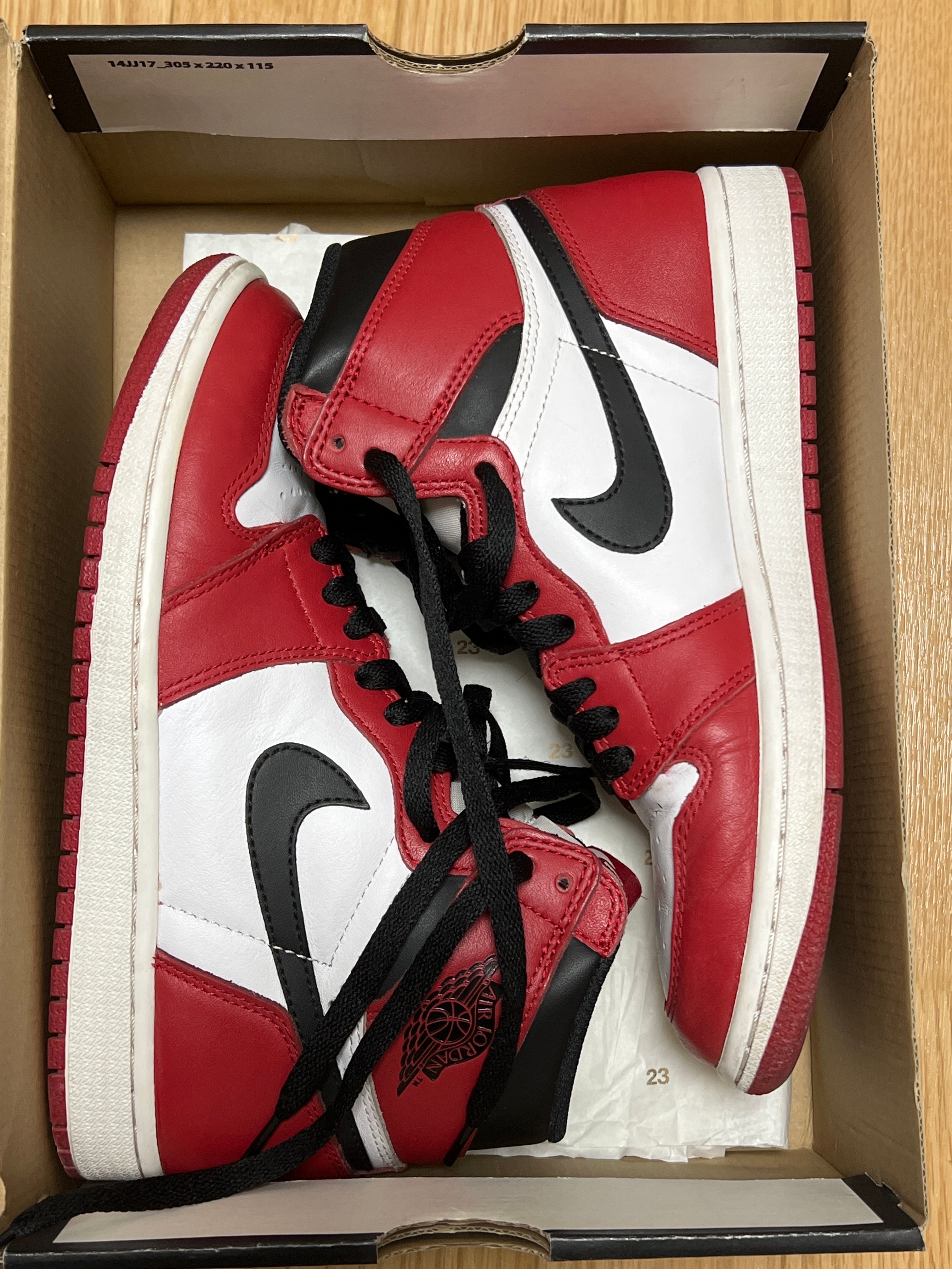 Nike Air Jordan 1 Retro High "Chicago" (2015)