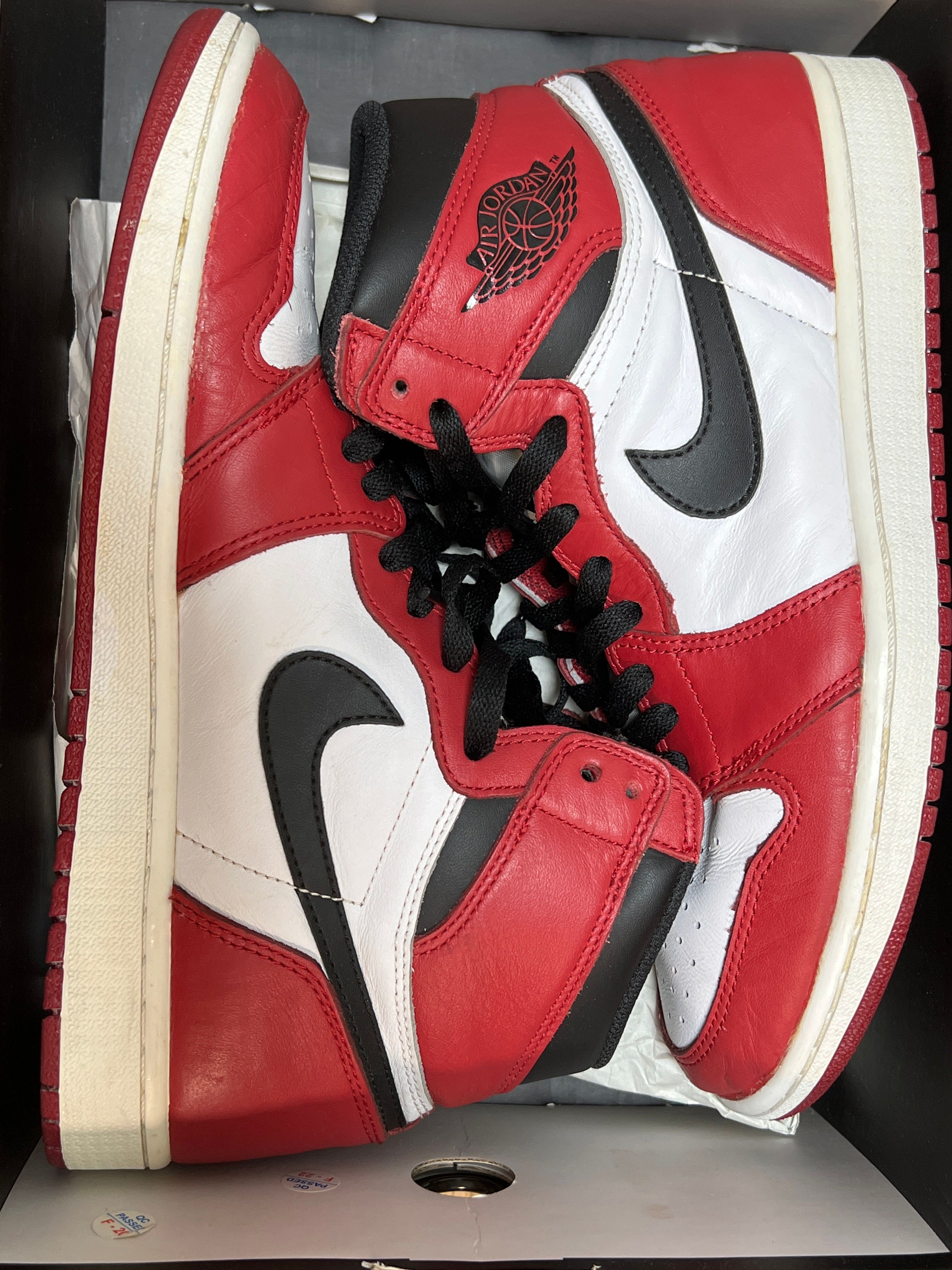 Nike Air Jordan 1 Retro High "Chicago" (2015)