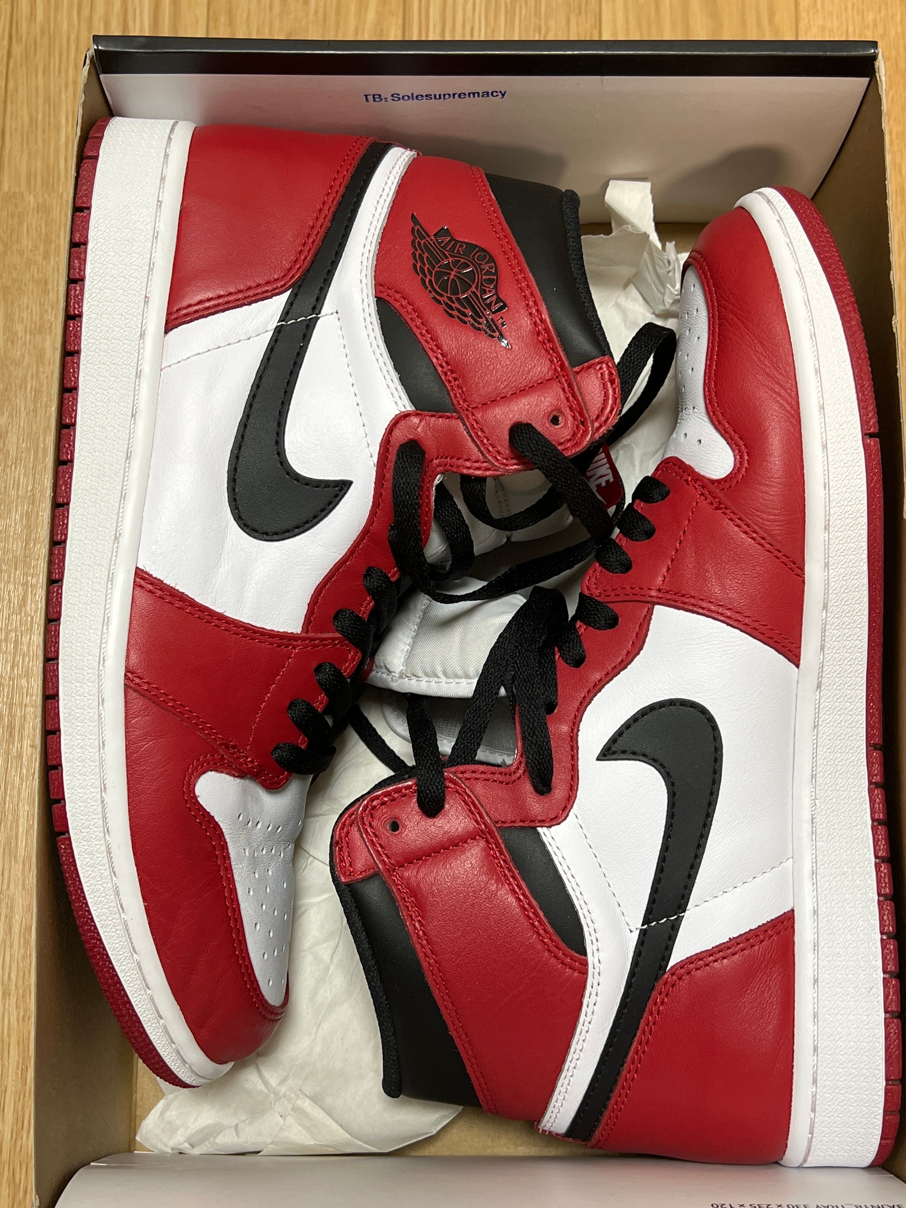 Nike Air Jordan 1 Retro High "Chicago" (2015)