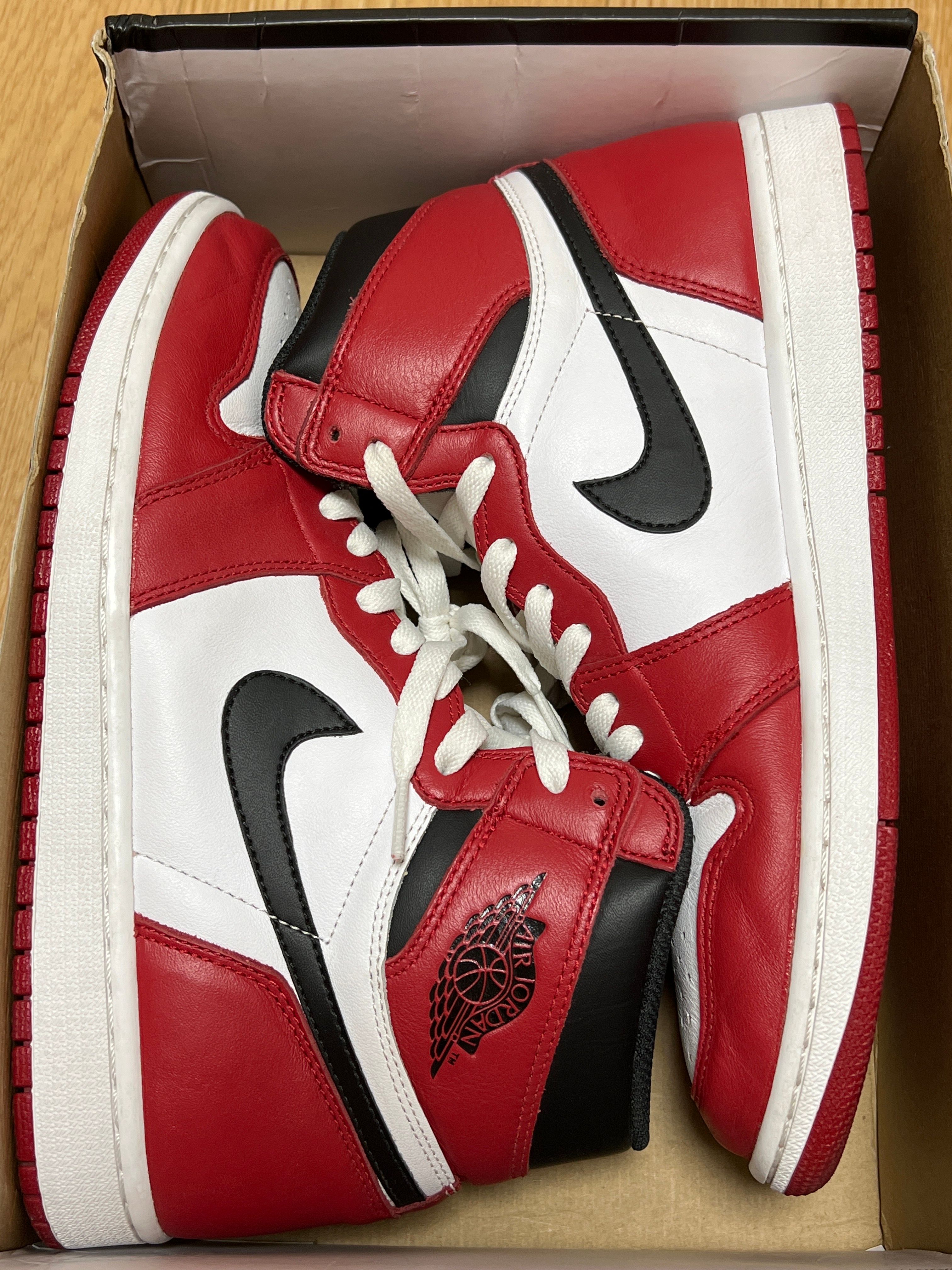 Nike Air Jordan 1 Retro High "Chicago" (2015)