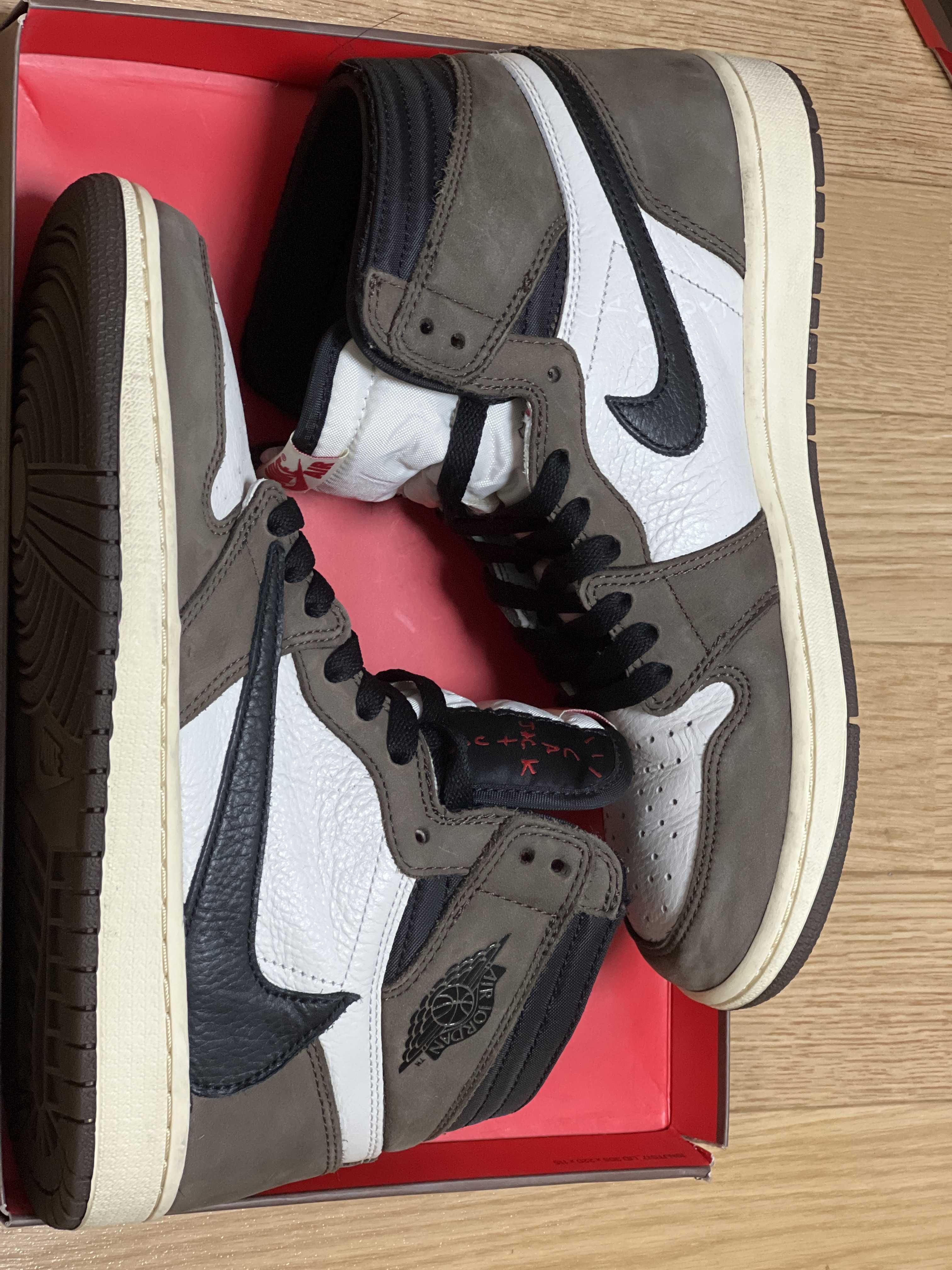 Travis Scott × Nike Air Jordan 1 Retro High OG TS SP "Sail/Dark Mocha"