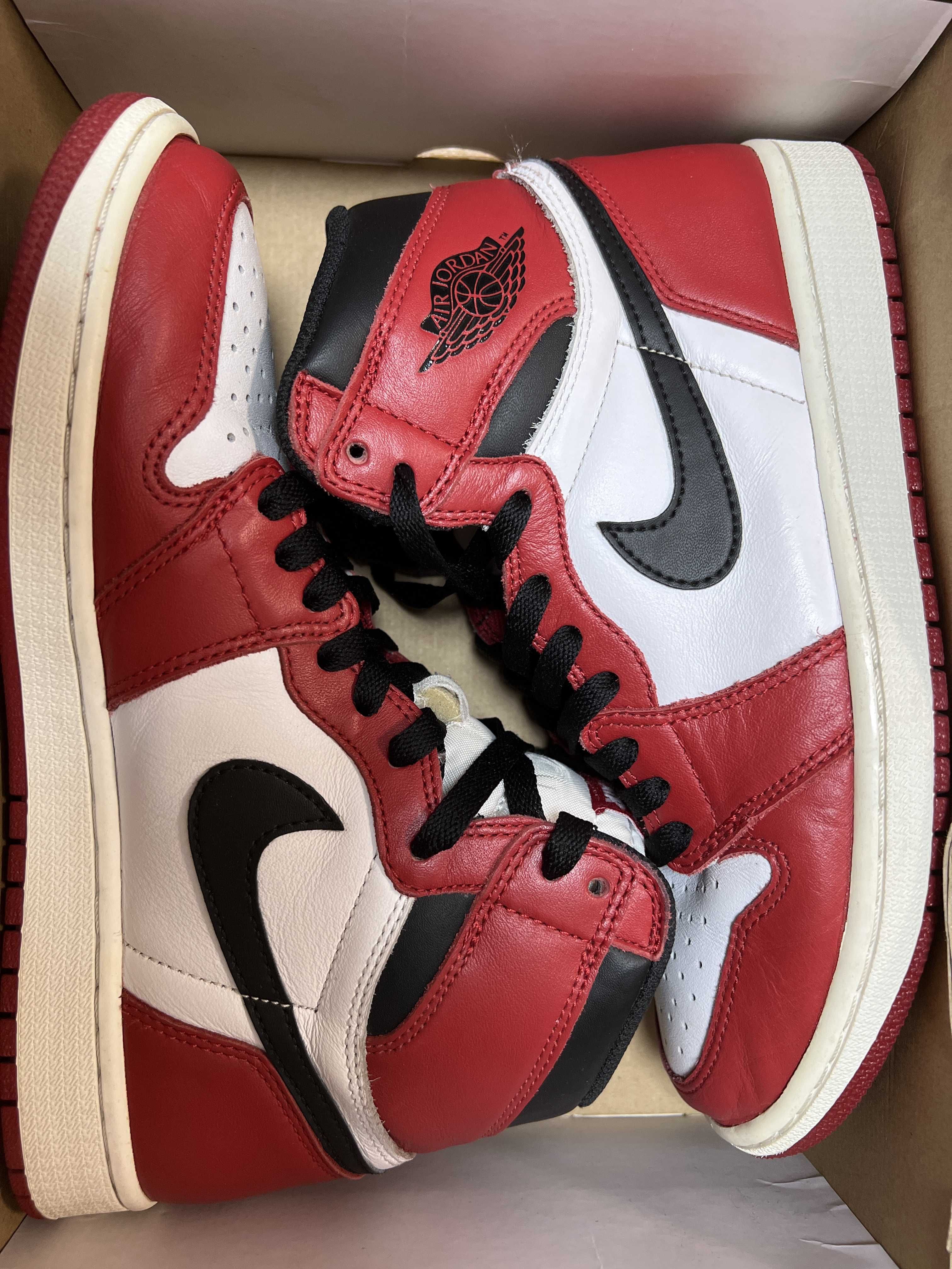 Nike Air Jordan 1 Retro High "Chicago" (2015)