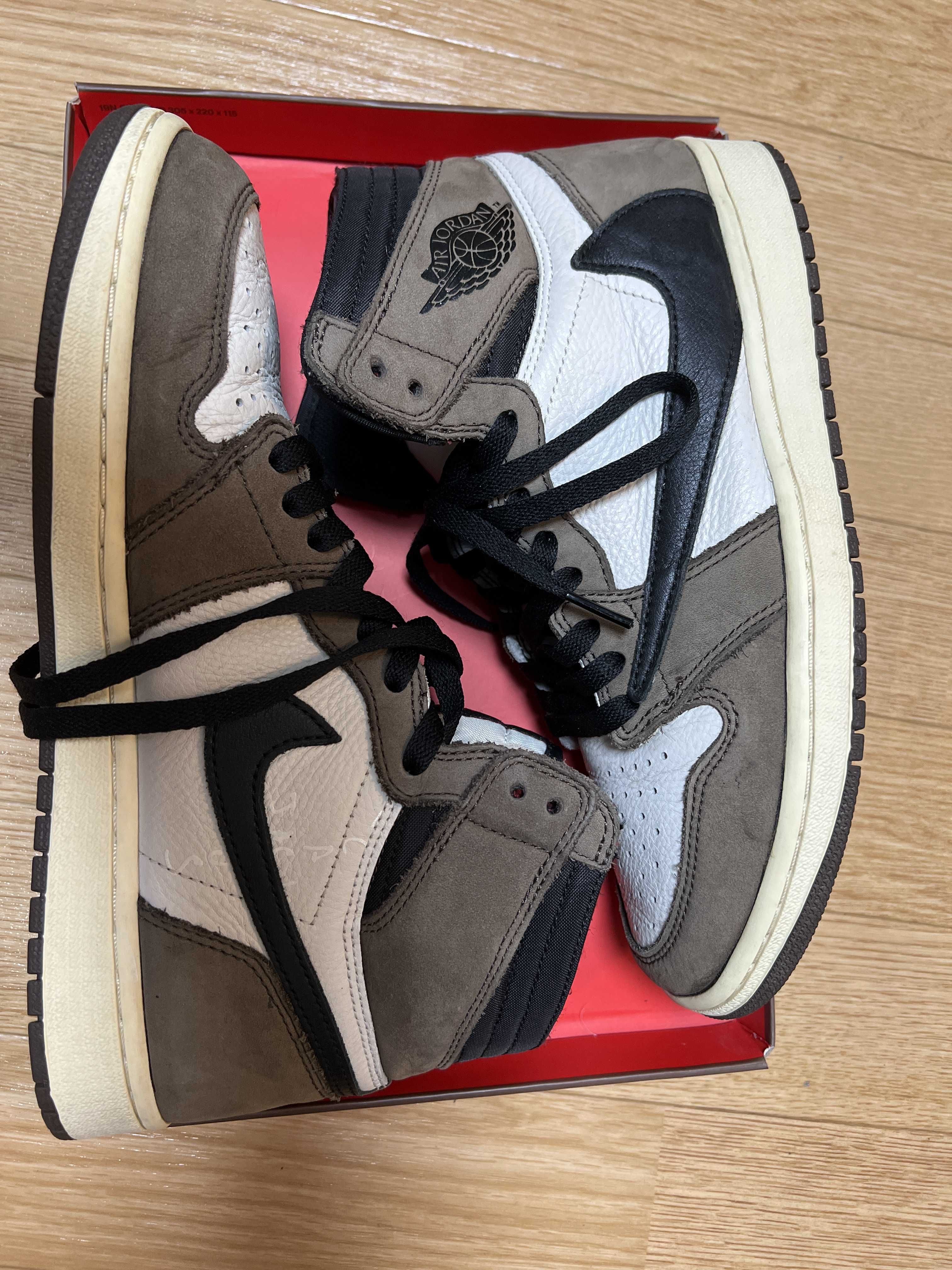 Travis Scott × Nike Air Jordan 1 Retro High OG TS SP "Sail/Dark Mocha"