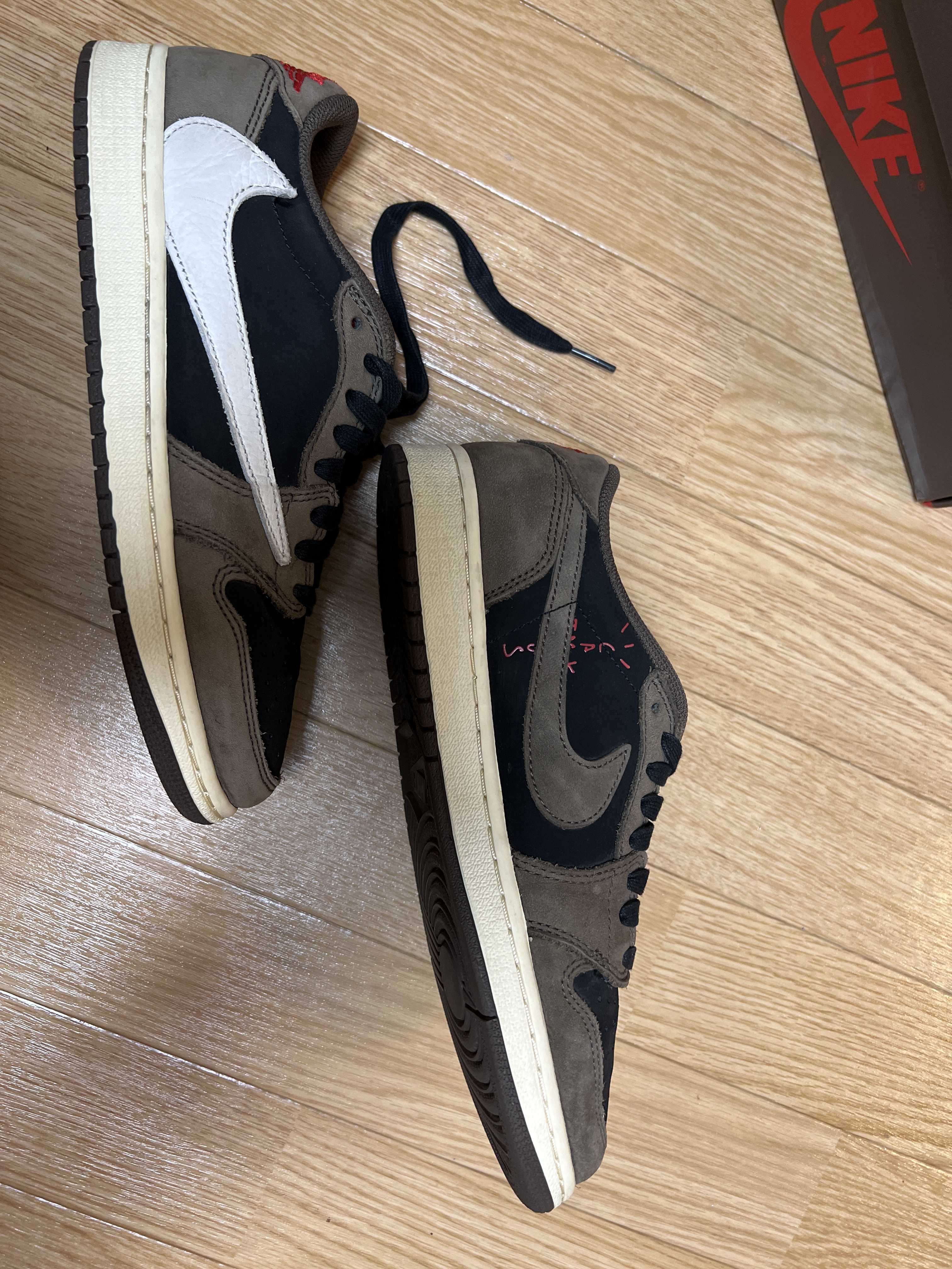 Travis Scott × Nike Air Jordan 1 Low OG SP-T "Black/Dark Mocha"