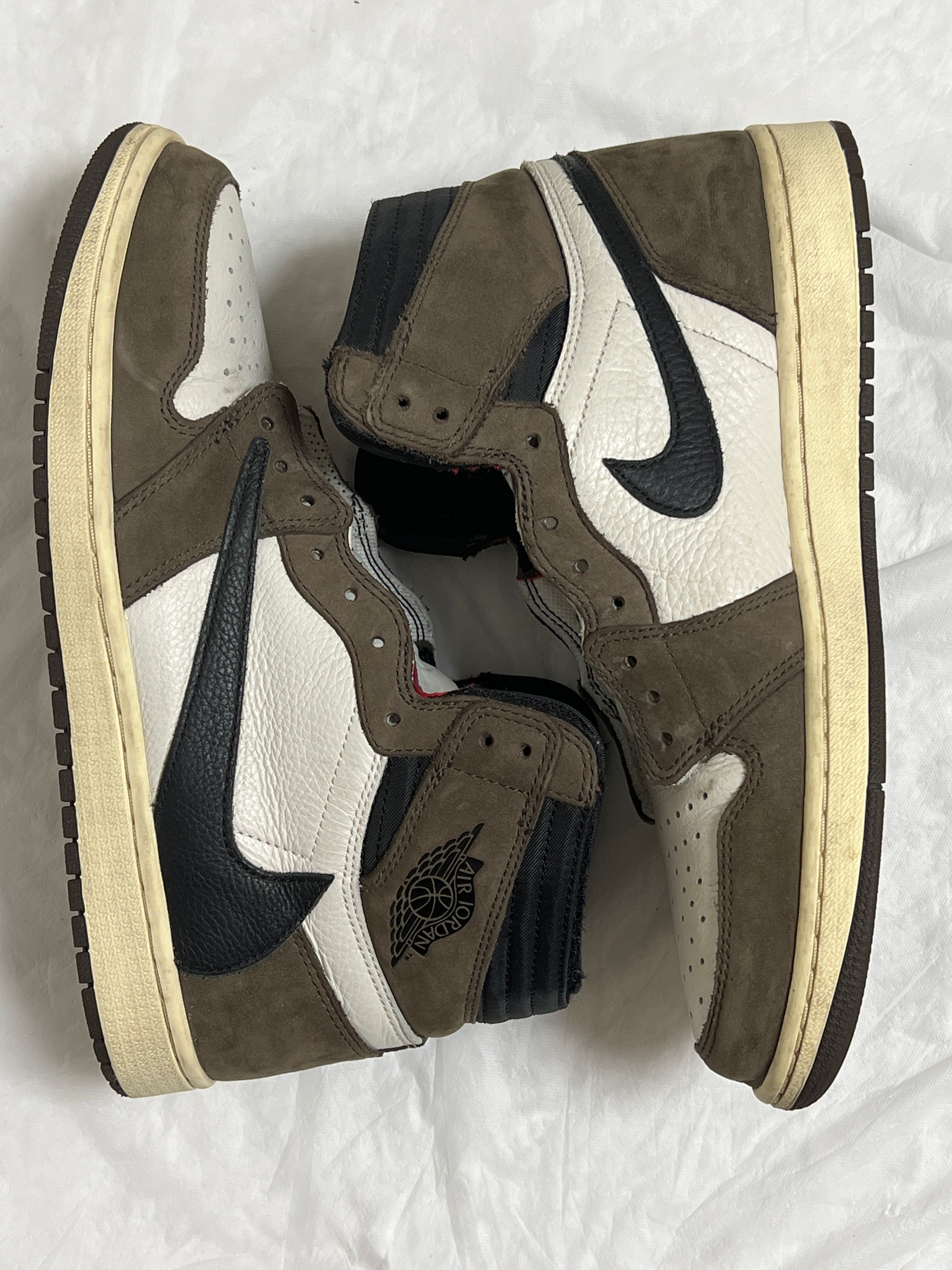 Travis Scott × Nike Air Jordan 1 Retro High OG TS SP "Sail/Dark Mocha"