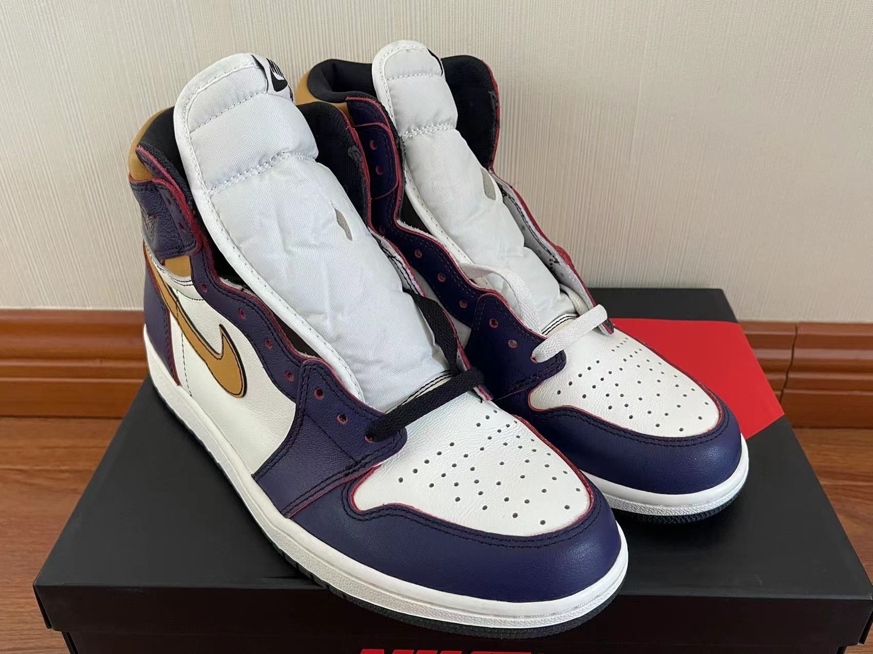 Nike SB × Air Jordan 1 Retro High "La To Chicago"  