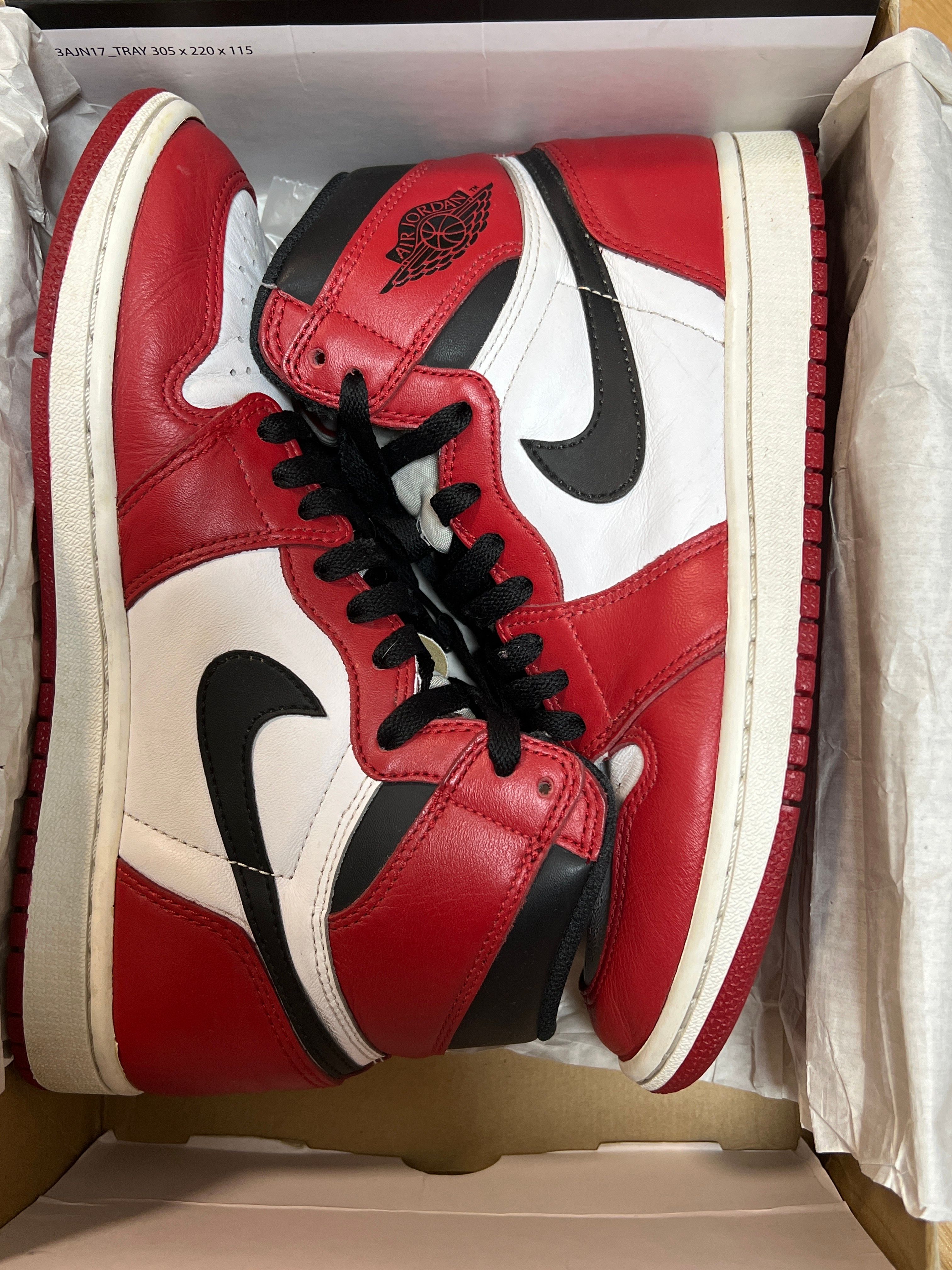 Nike Air Jordan 1 Retro High "Chicago" (2015)