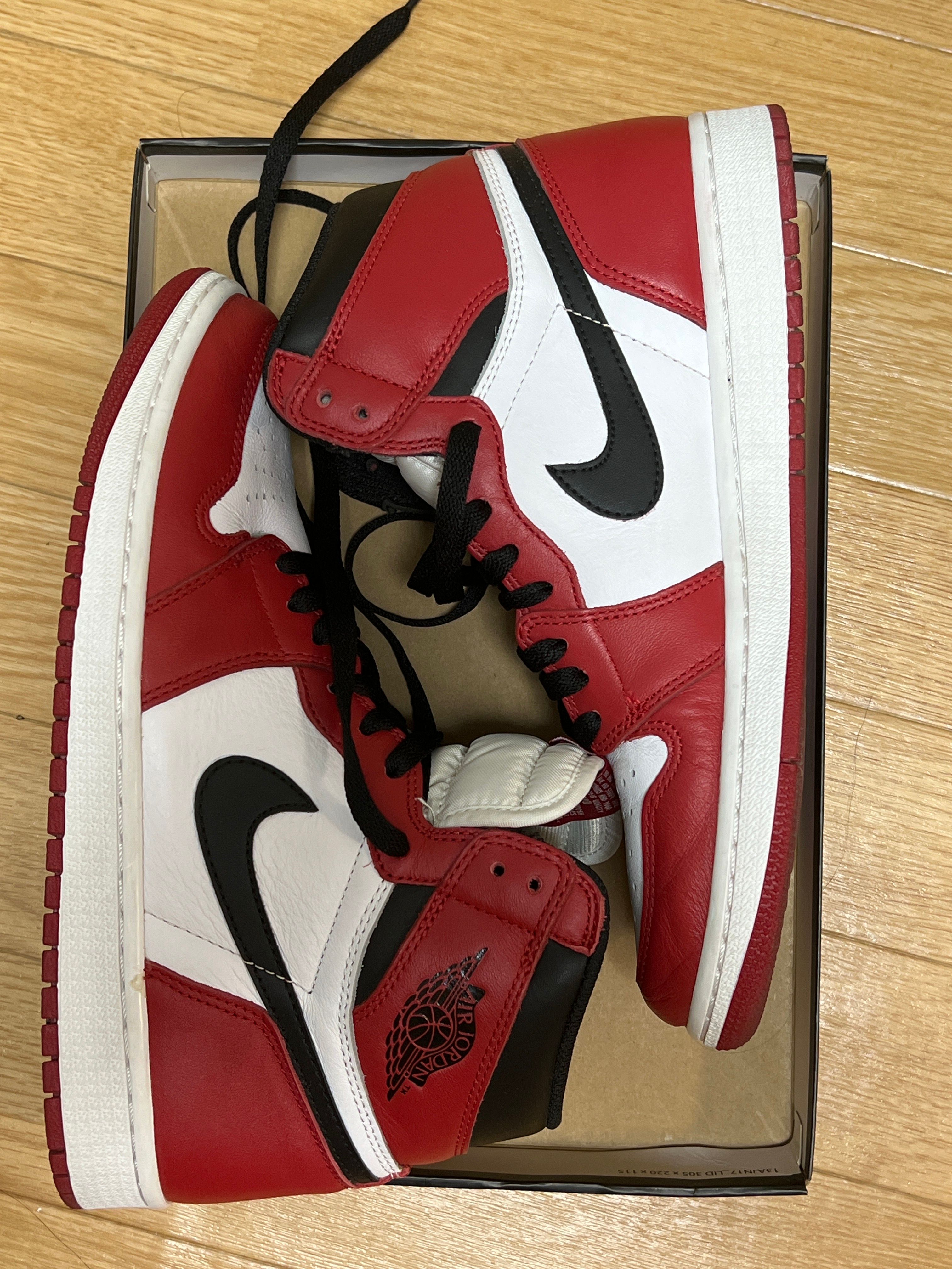 Nike Air Jordan 1 Retro High "Chicago" (2015)