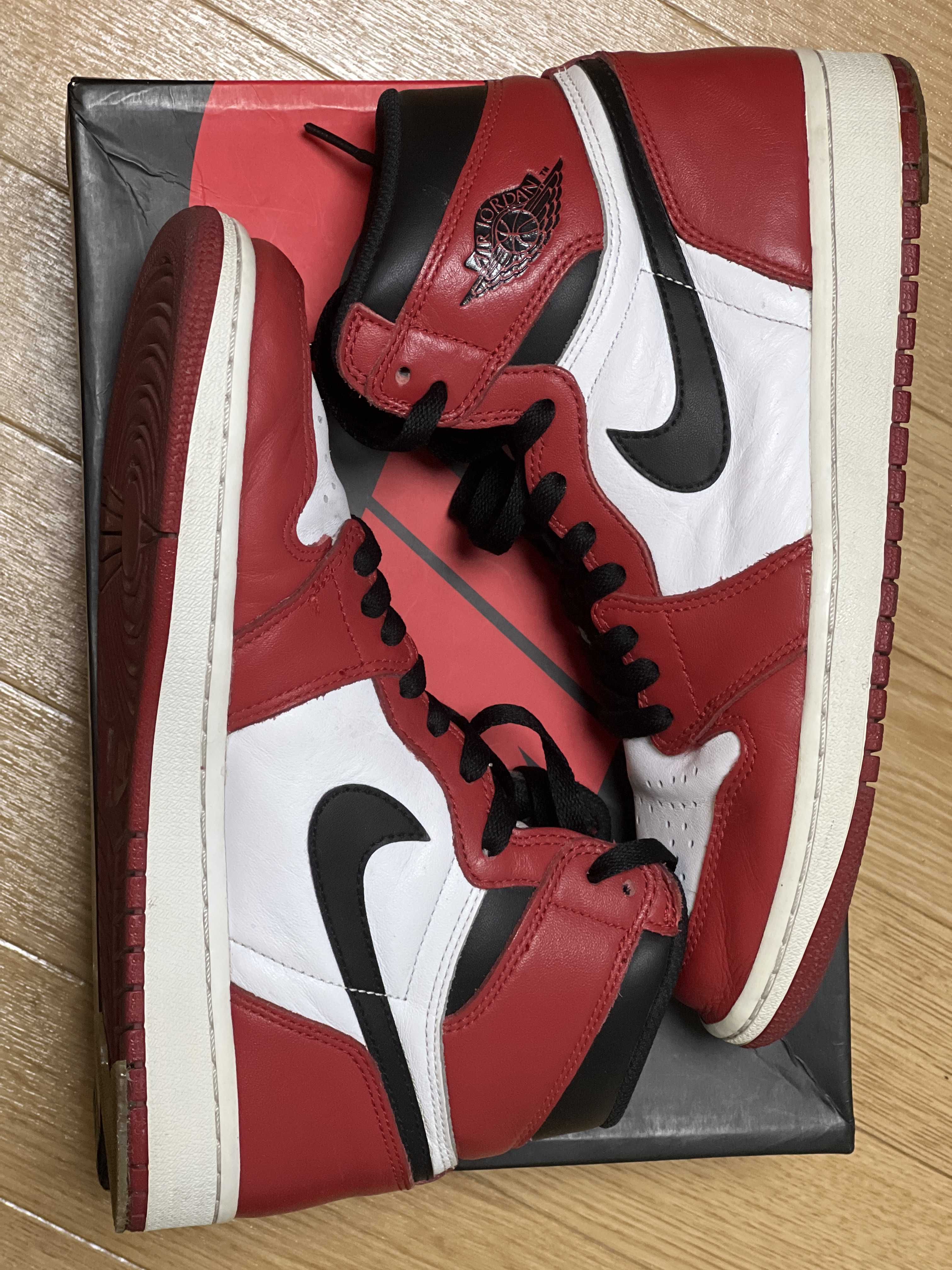 Nike Air Jordan 1 Retro High "Chicago" (2015)