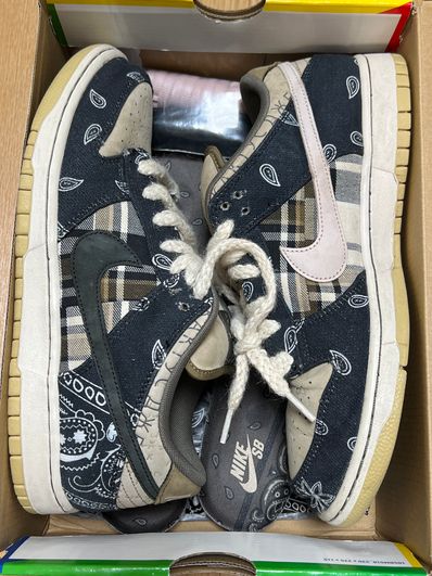 Travis Scott × Nike SB Dunk Low "Black/Parachute Beige"
