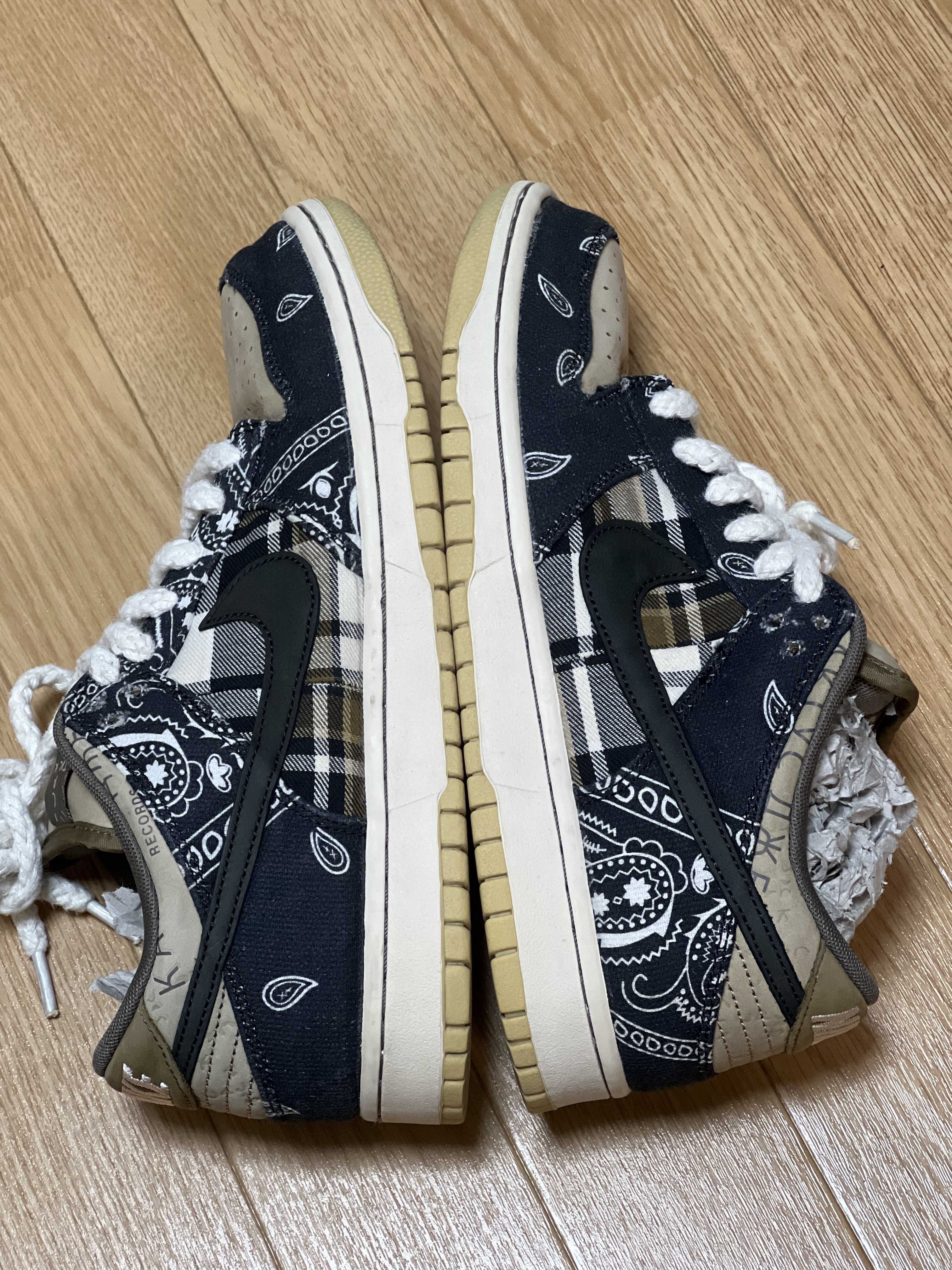 Travis Scott × Nike SB Dunk Low "Black/Parachute Beige"