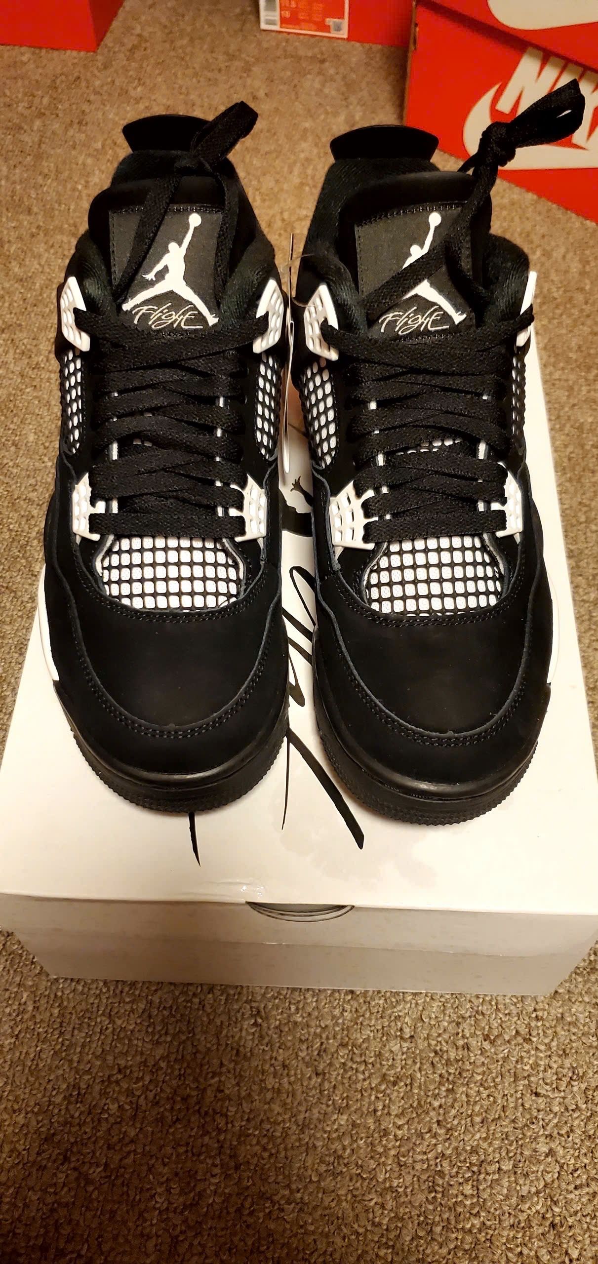 Nike Air Jordan 4 Retro "White Thunder"