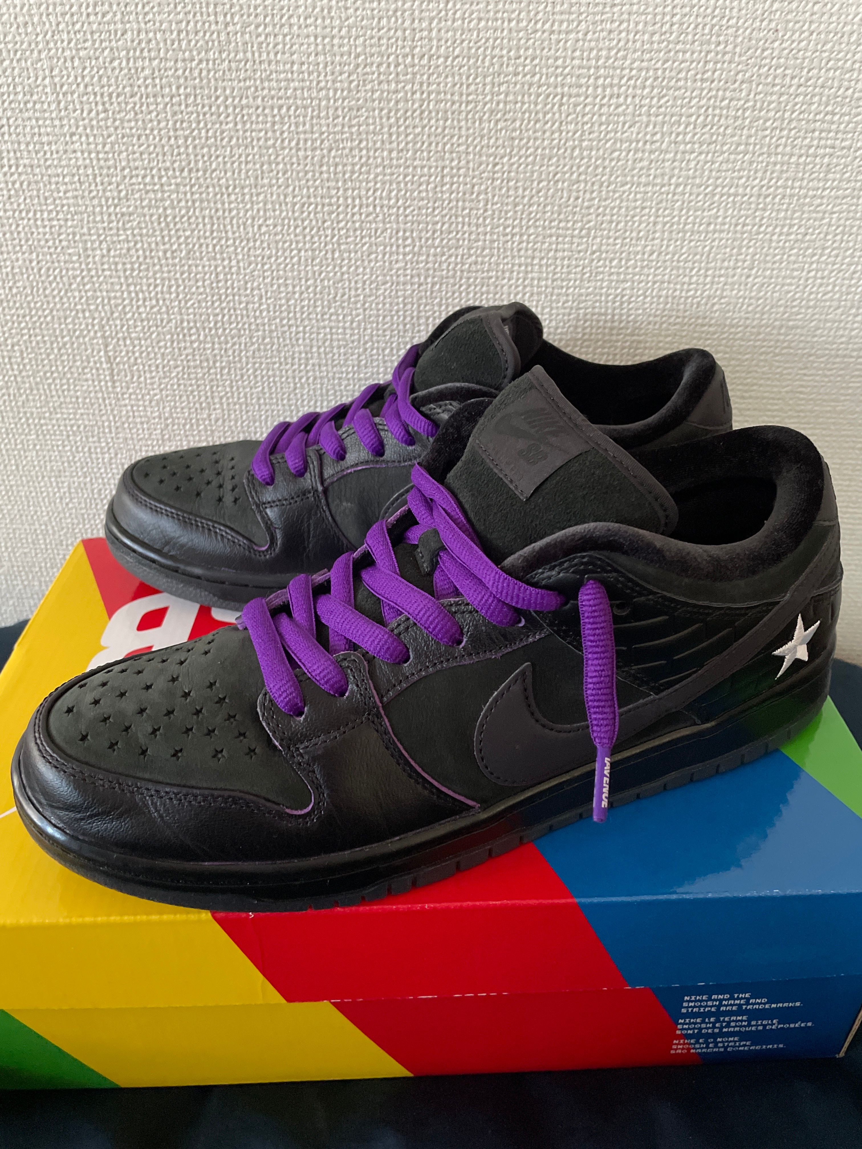 Familia × Nike SB Dunk Low First Avenue "Black/Voltage Purple-White"