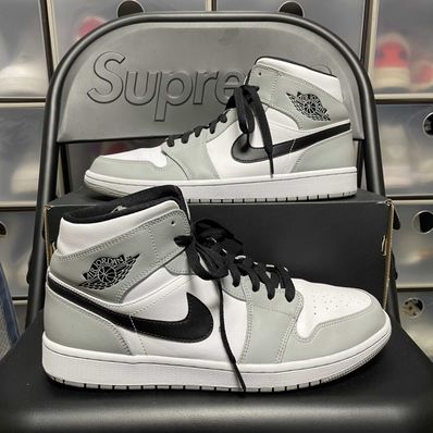 Nike Air Jordan 1 Mid "Light Smoke Grey/White/Black"