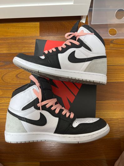 Nike Air Jordan 1 High OG "Bleached Coral"
