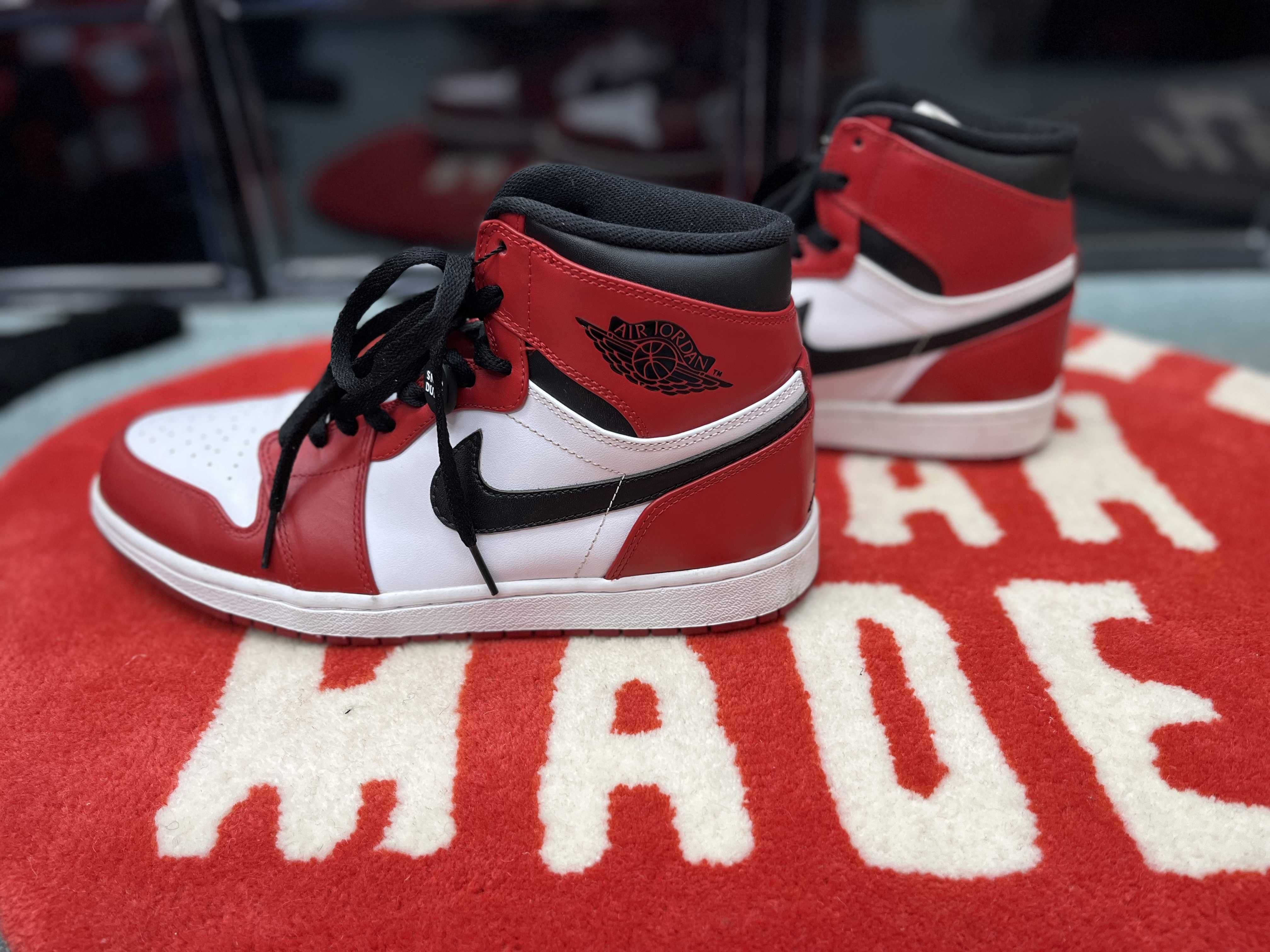 Nike Air Jordan 1 Retro High "Chicago" (2013)