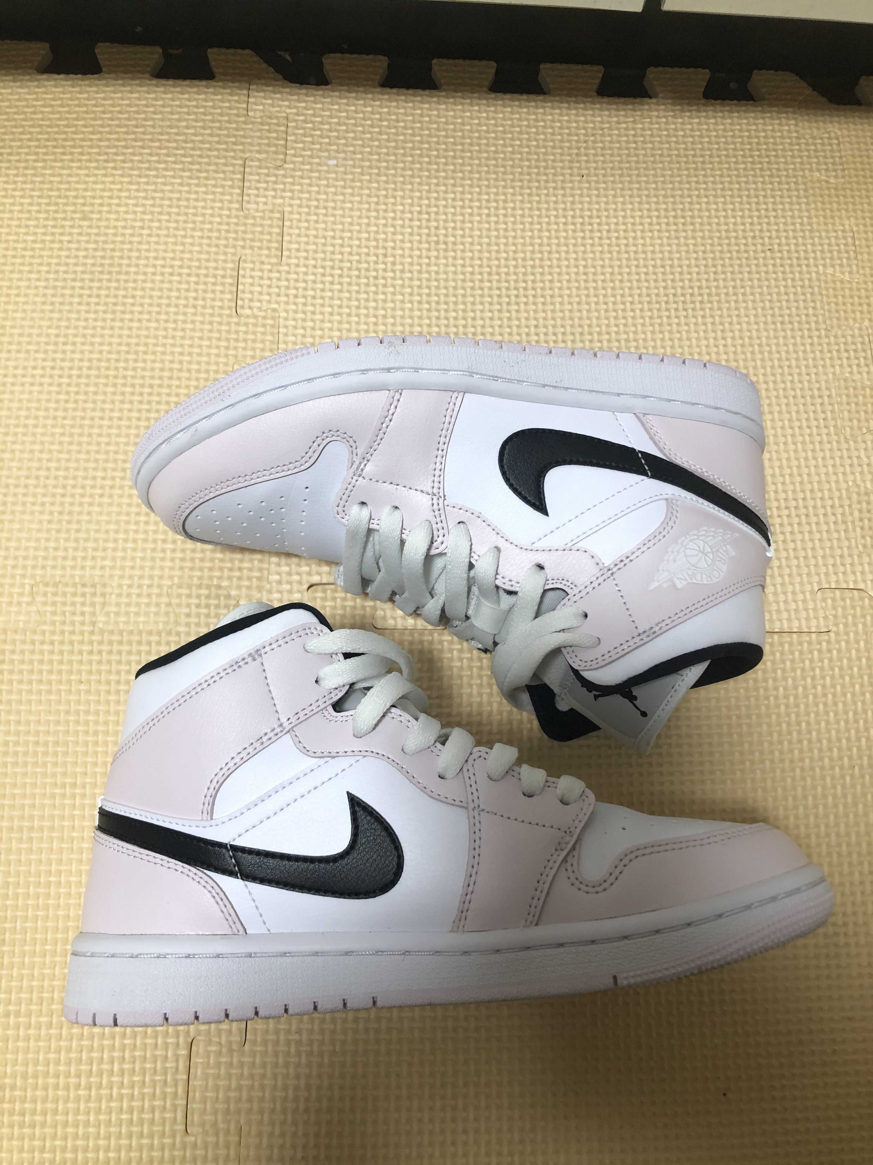 Nike Women's Air Jordan 1 Mid "Light Violet/White/Black"