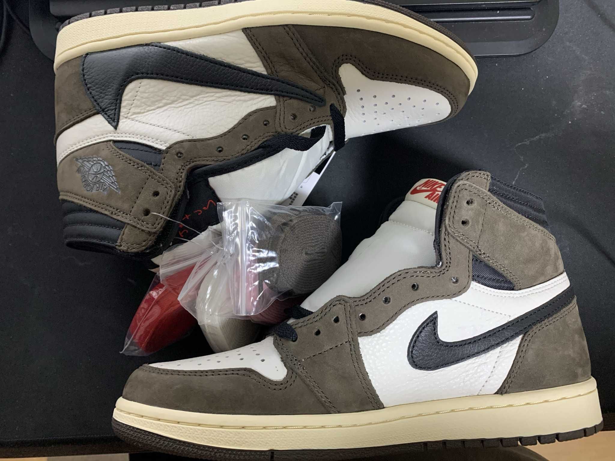 Travis Scott × Nike Air Jordan 1 Retro High OG TS SP "Sail/Dark Mocha"