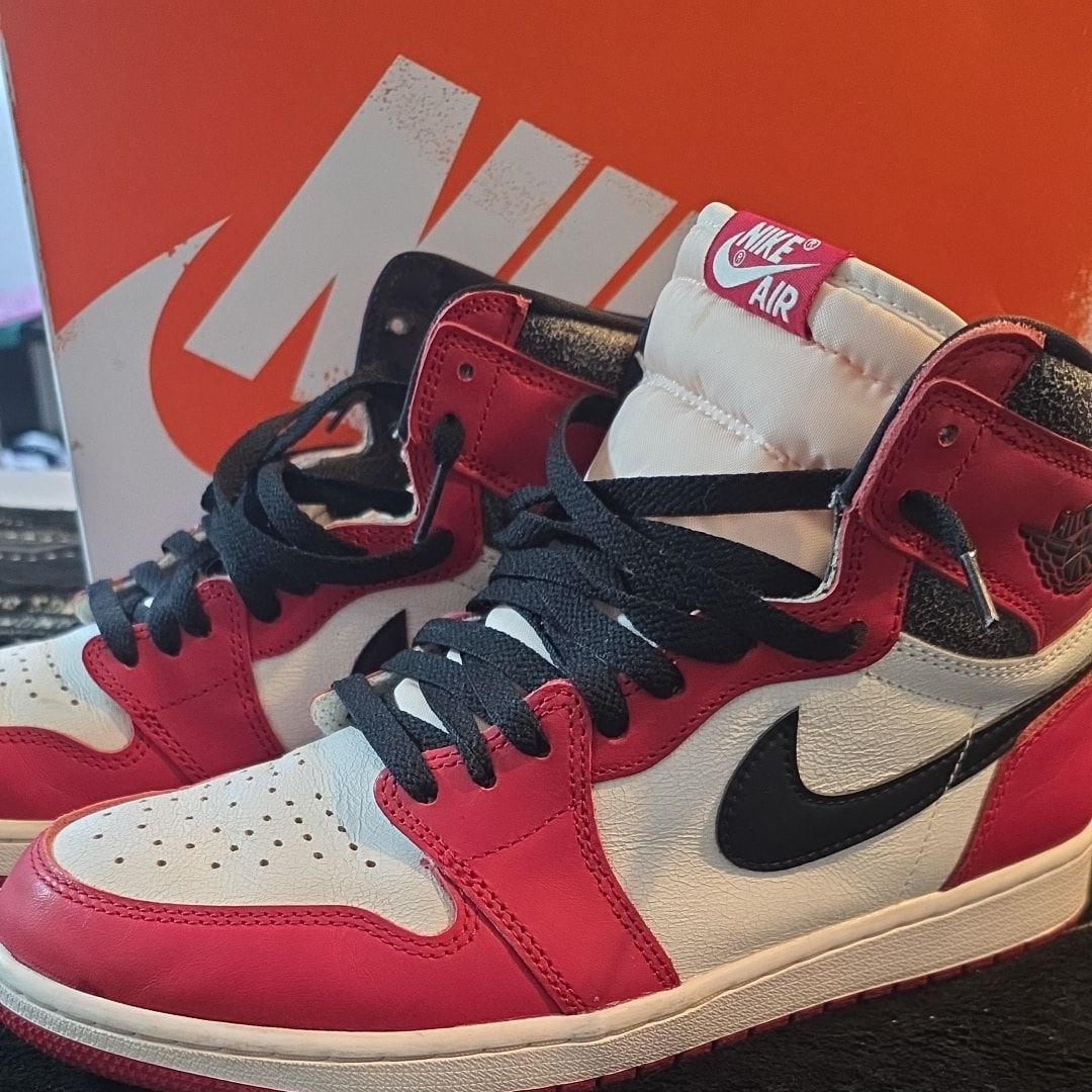 Nike Air Jordan 1 High OG "Lost & Found/Chicago"