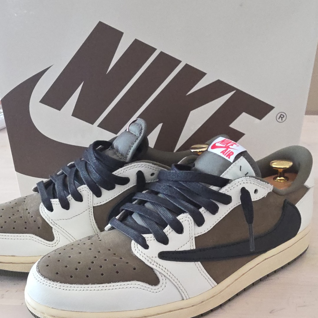 トラヴィススコット × ナイキ エアジョーダン1 ロー OG SP 