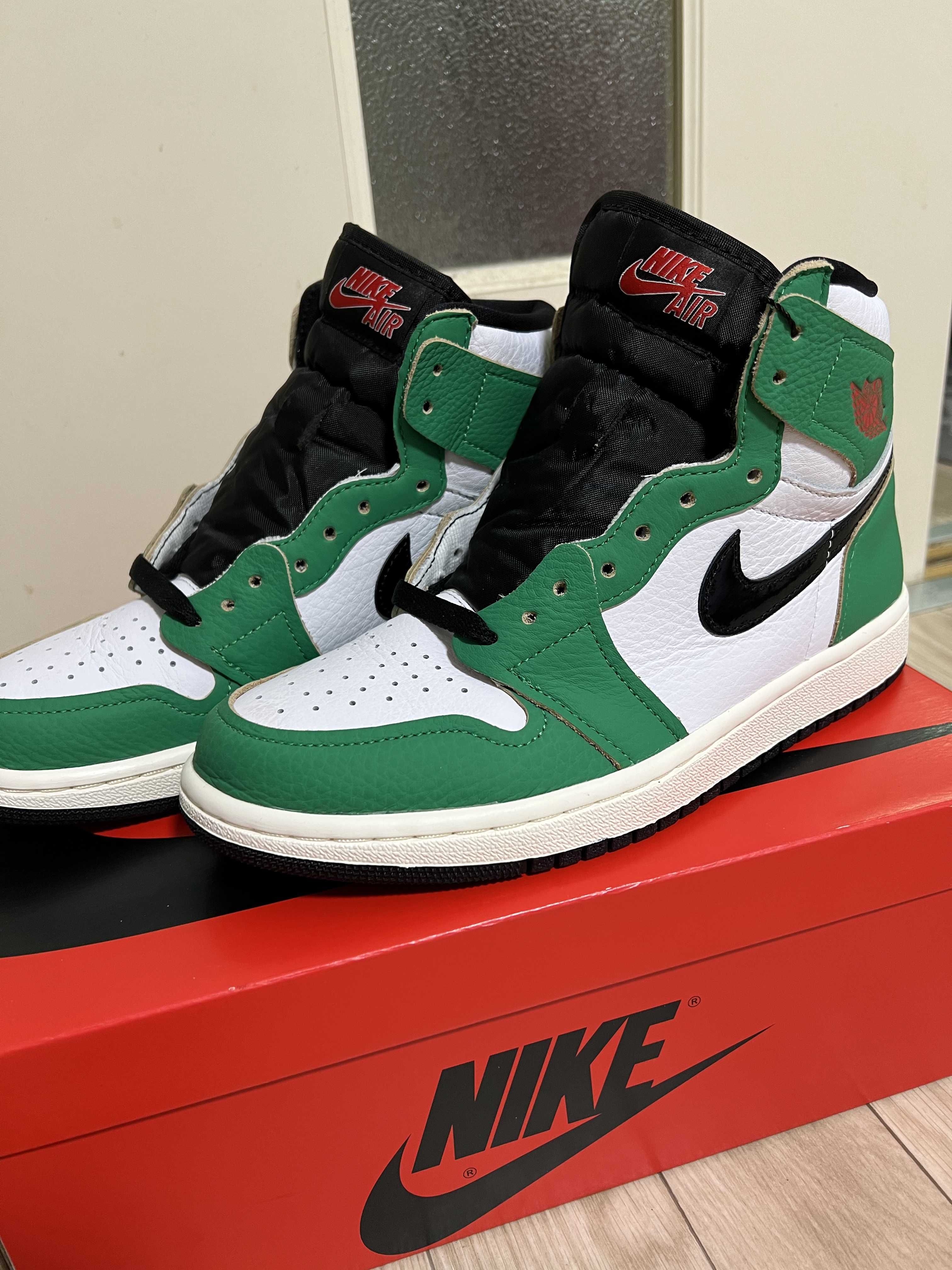 Nike Women's Air Jordan 1 High OG "Lucky Green/White-Sail-Black"