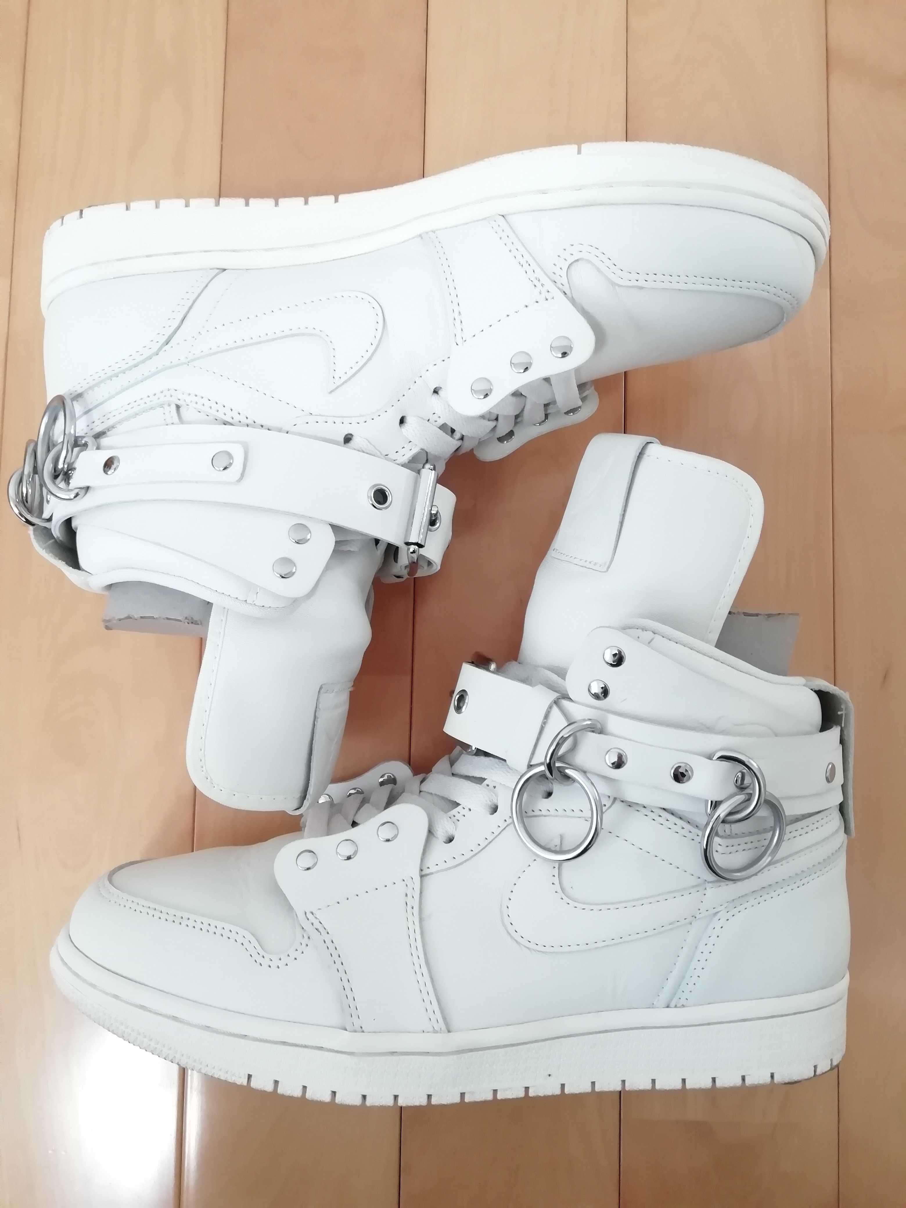 COMME des GARÇONS × Nike Air Jordan 1 High "White"