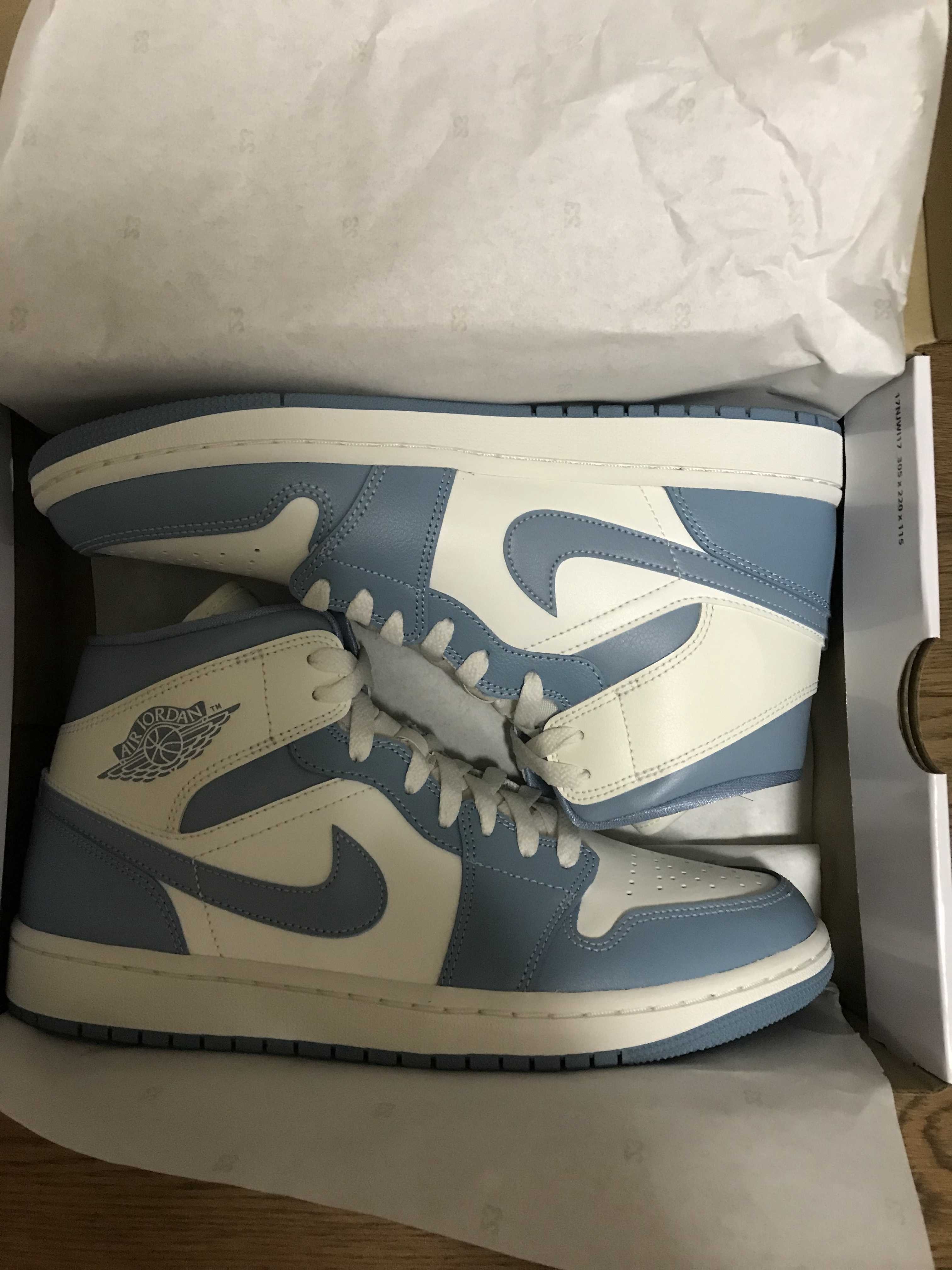 Nike Women's Air Jordan 1 Mid "University Blue"