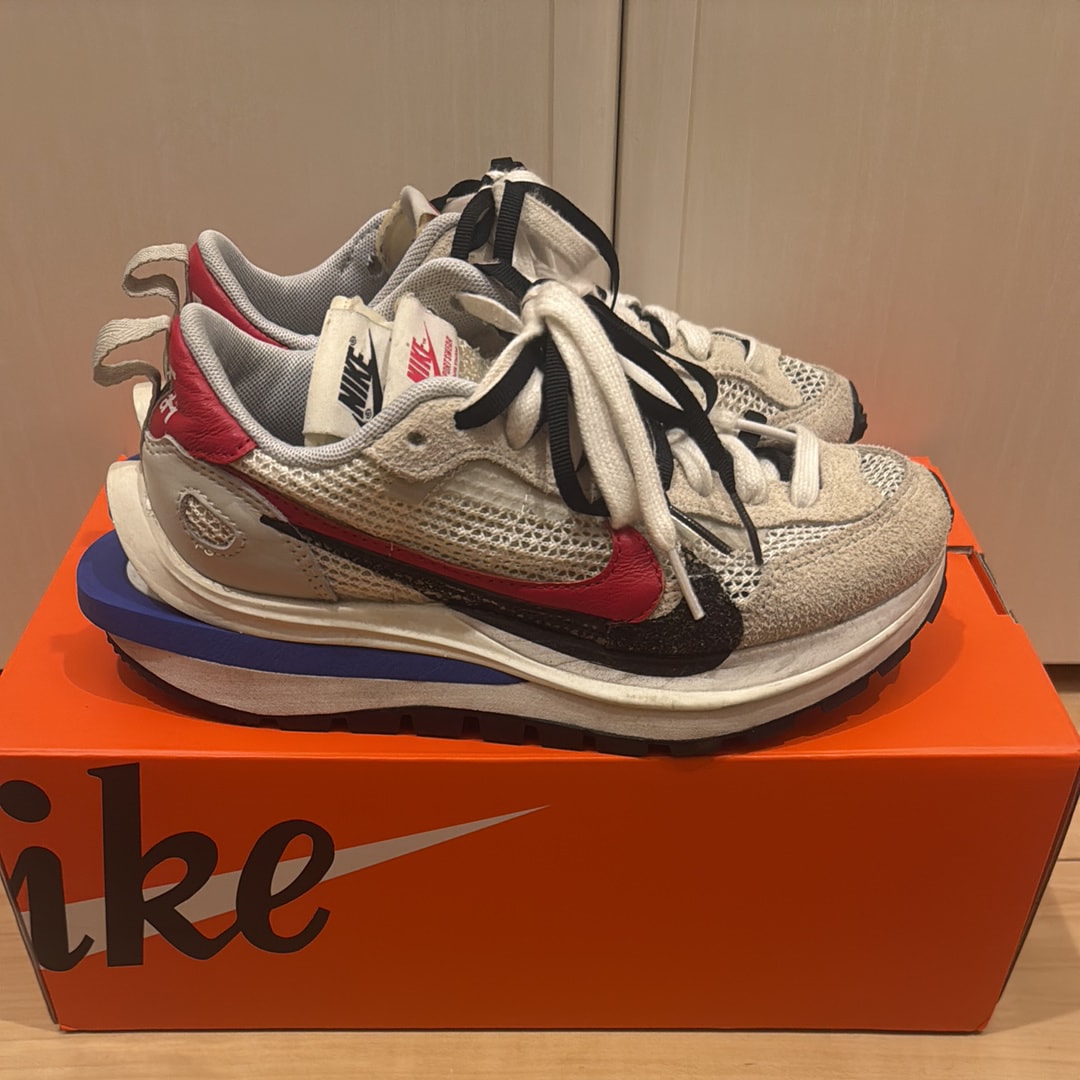 サカイ × ナイキ ヴェイパー ワッフル ロイヤルフューシャ　23.5㎝ NIKE公式】ナイキ x sacai ヴェイパーワッフル 'Royal Fuchsia
