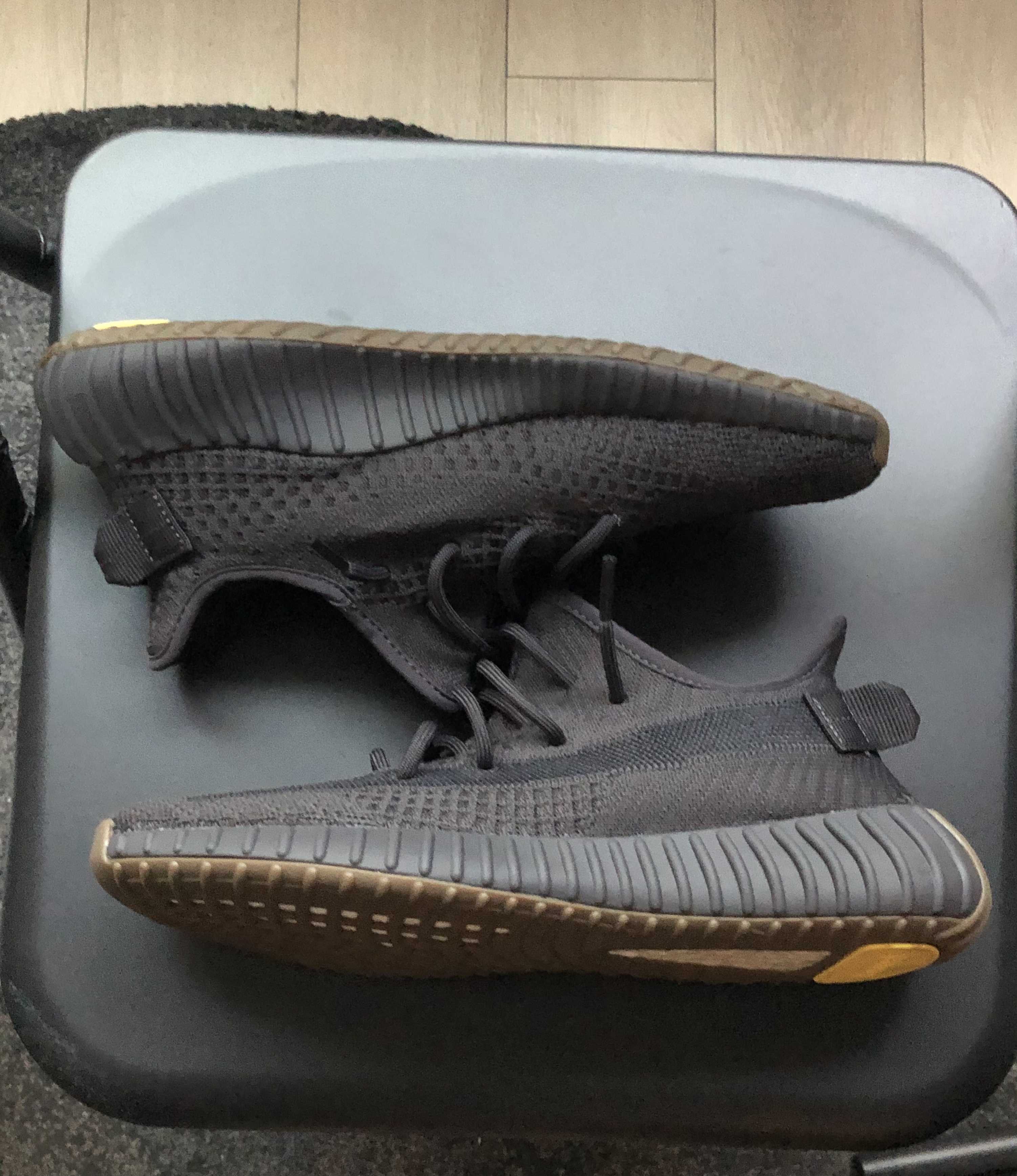  adidas YEEZY Boost 350 V2 "Cinder"
