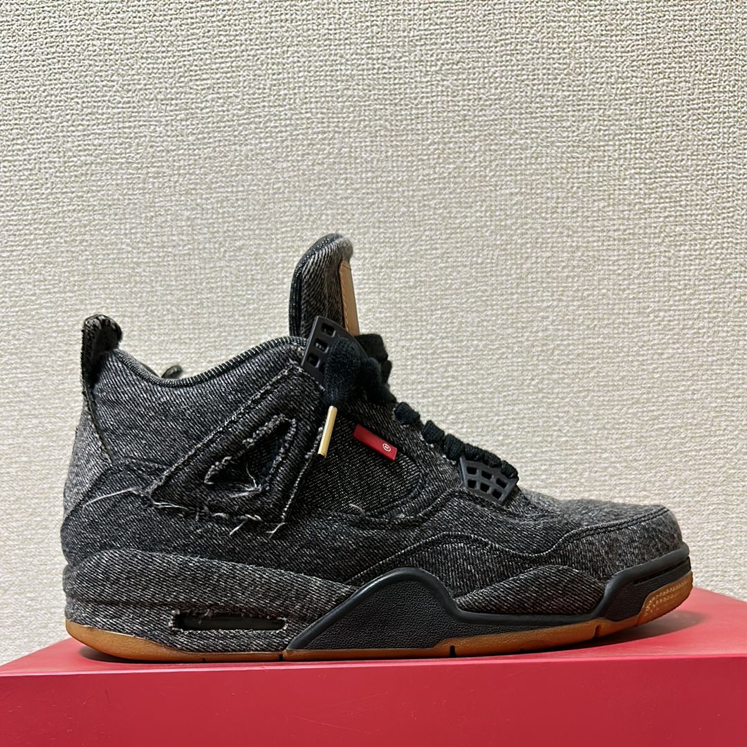 Nike × Levi's Air Jordan 4 "Black Denim" (Tag: ®)