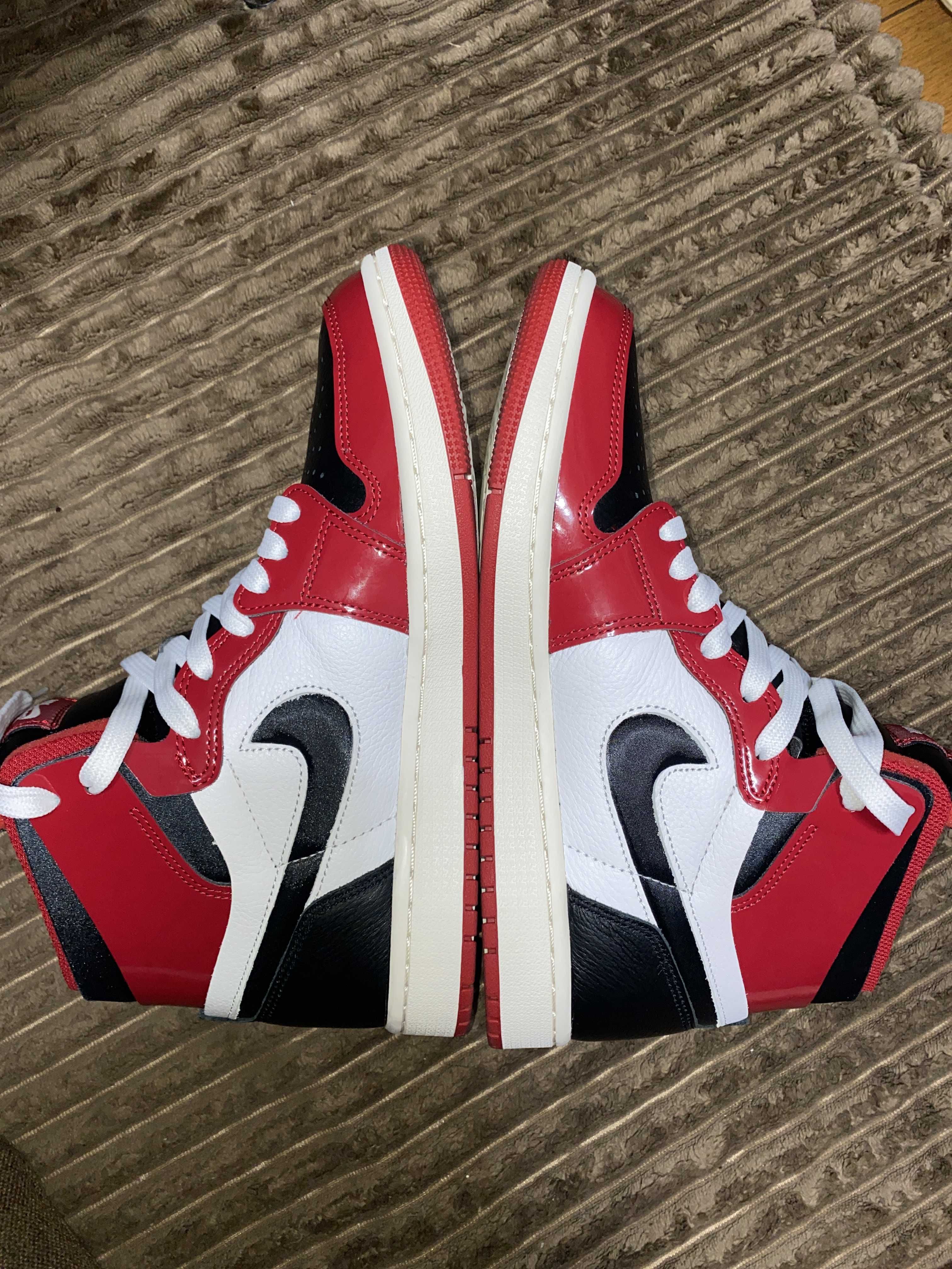 Nike Women's Air Jordan 1 High ZOOM "Chicago"