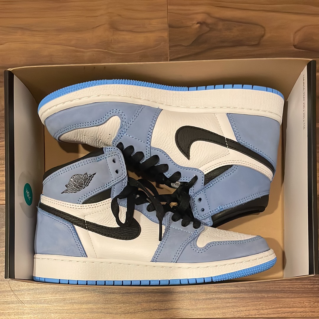 Nike Air Jordan 1 High OG "University Blue"