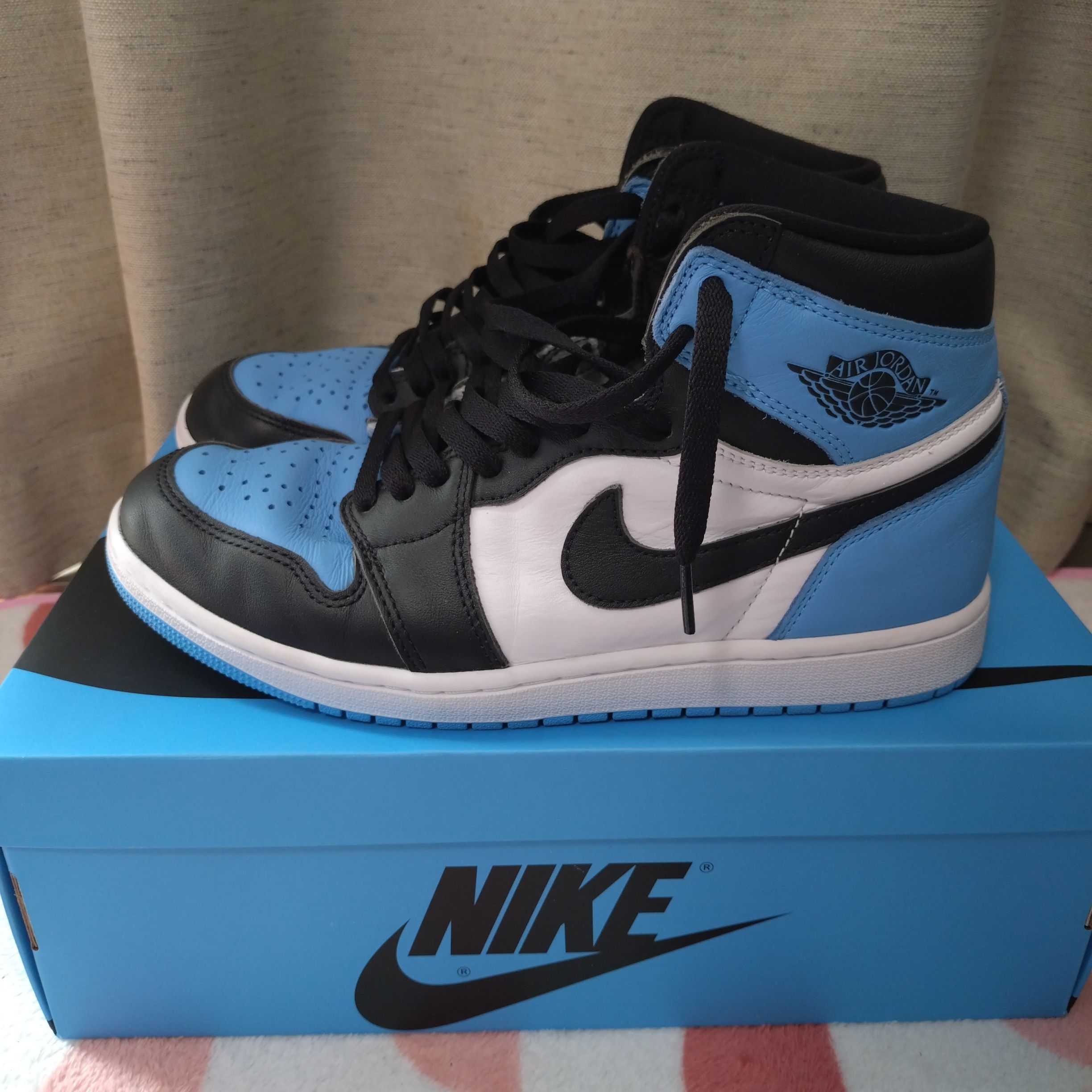 Nike Air Jordan 1 Retro High OG "University Blue/UNC Toe"