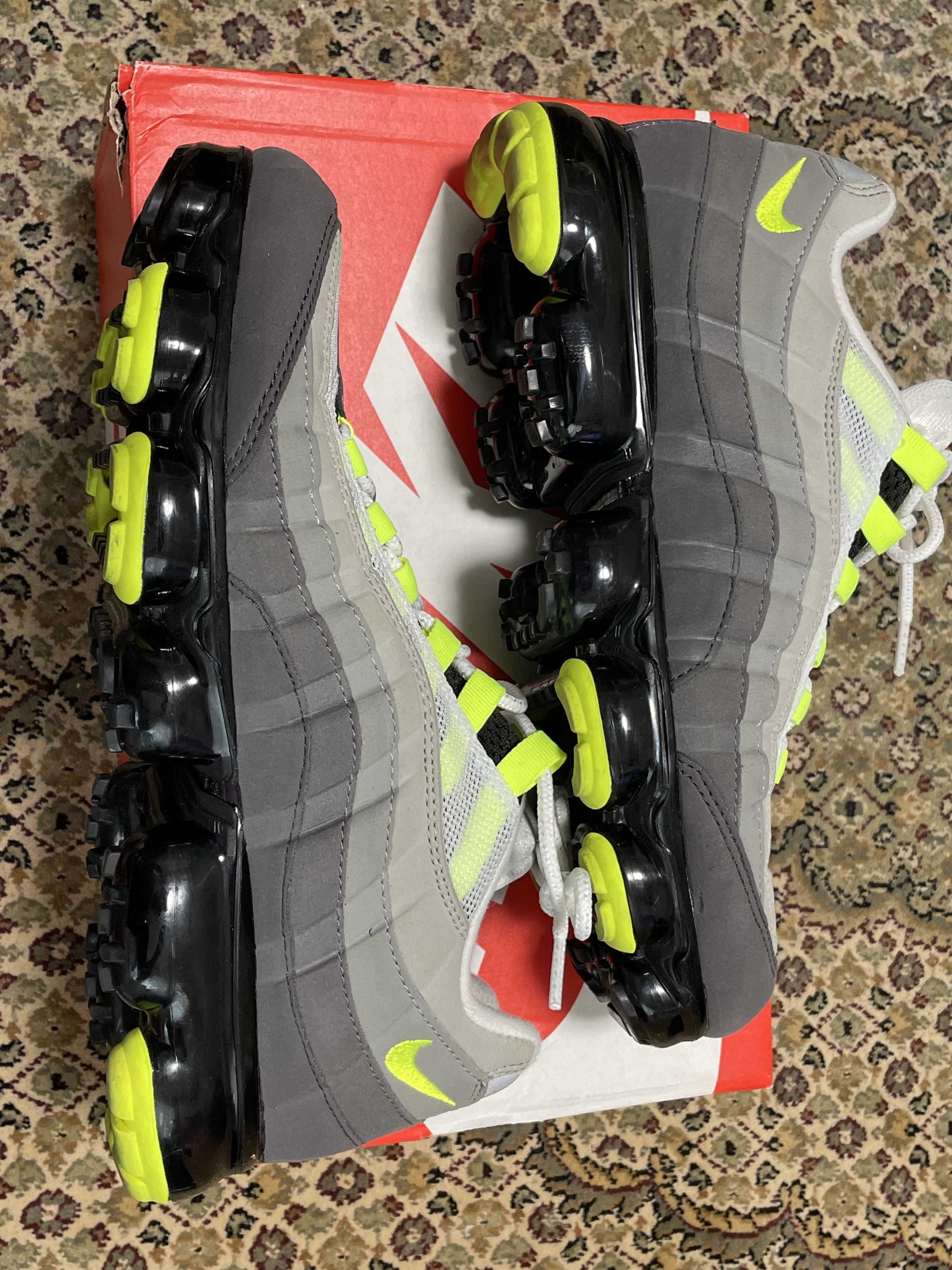 Nike Air Vapormax 95 "Neon"
