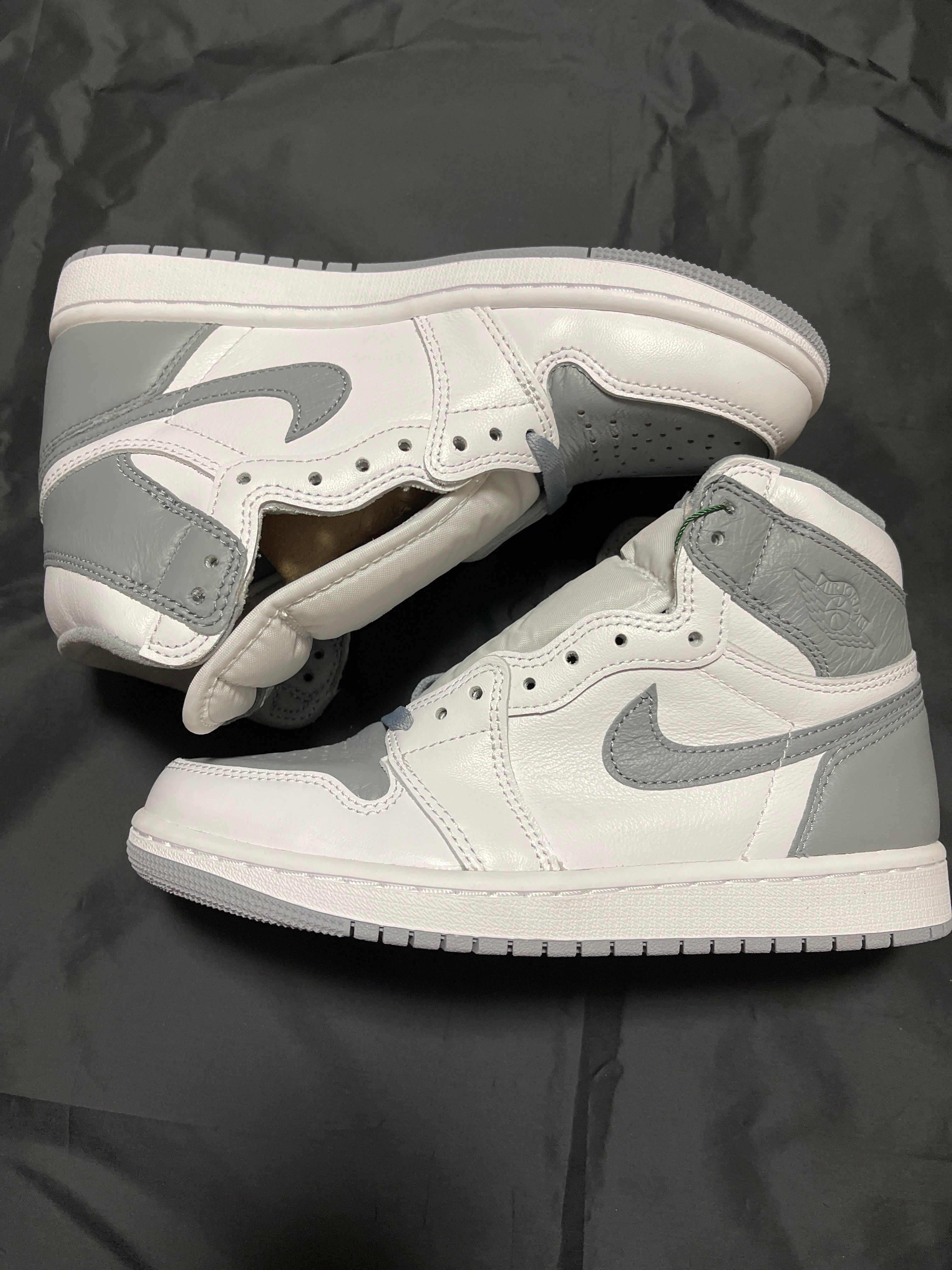 Nike Air Jordan 1 High OG "Stealth"