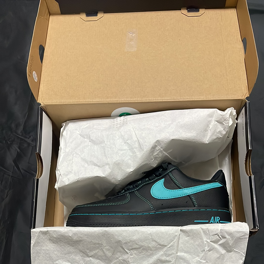 Nike Air Force 1 Low "Black Tiffany"