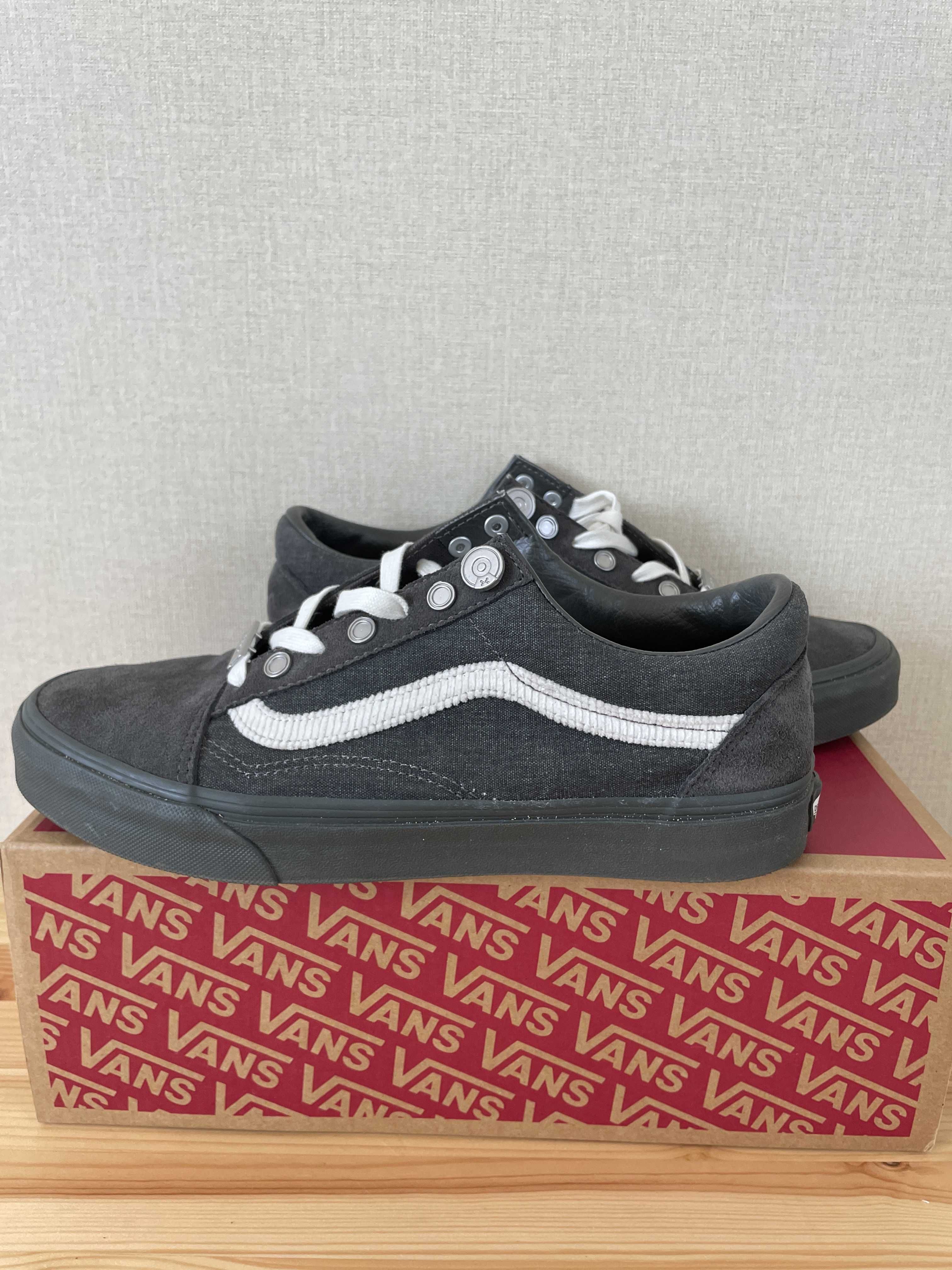 C2H4 × VANS OLD SKOOL "SHARK"