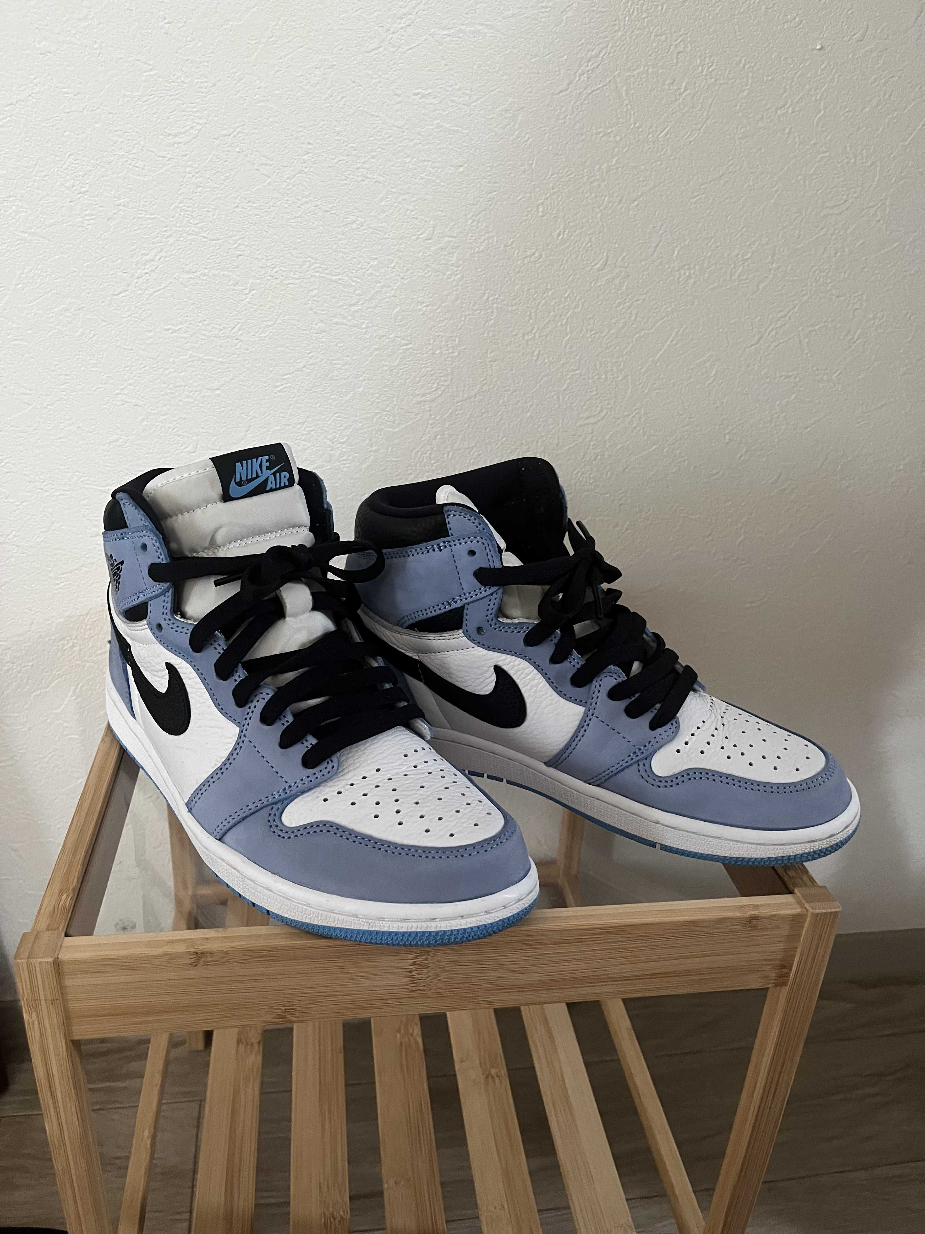 Nike Air Jordan 1 High OG "University Blue"