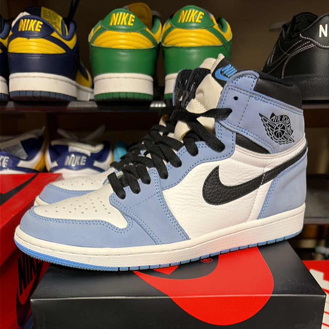 Nike Air Jordan 1 High OG "University Blue"