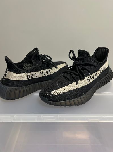 adidas YEEZY Boost 350 V2 "Oreo"