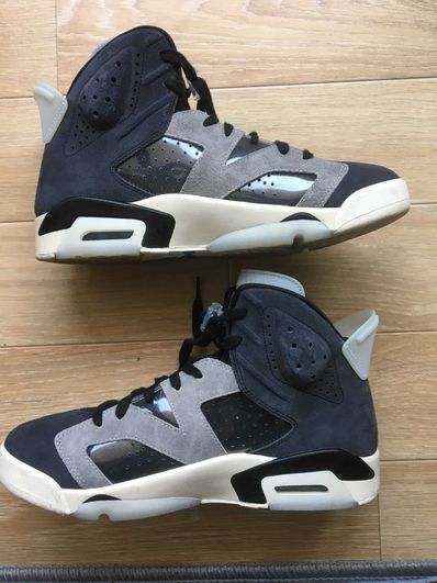 NIike Women's Air Jordan 6 "Smoke Grey"